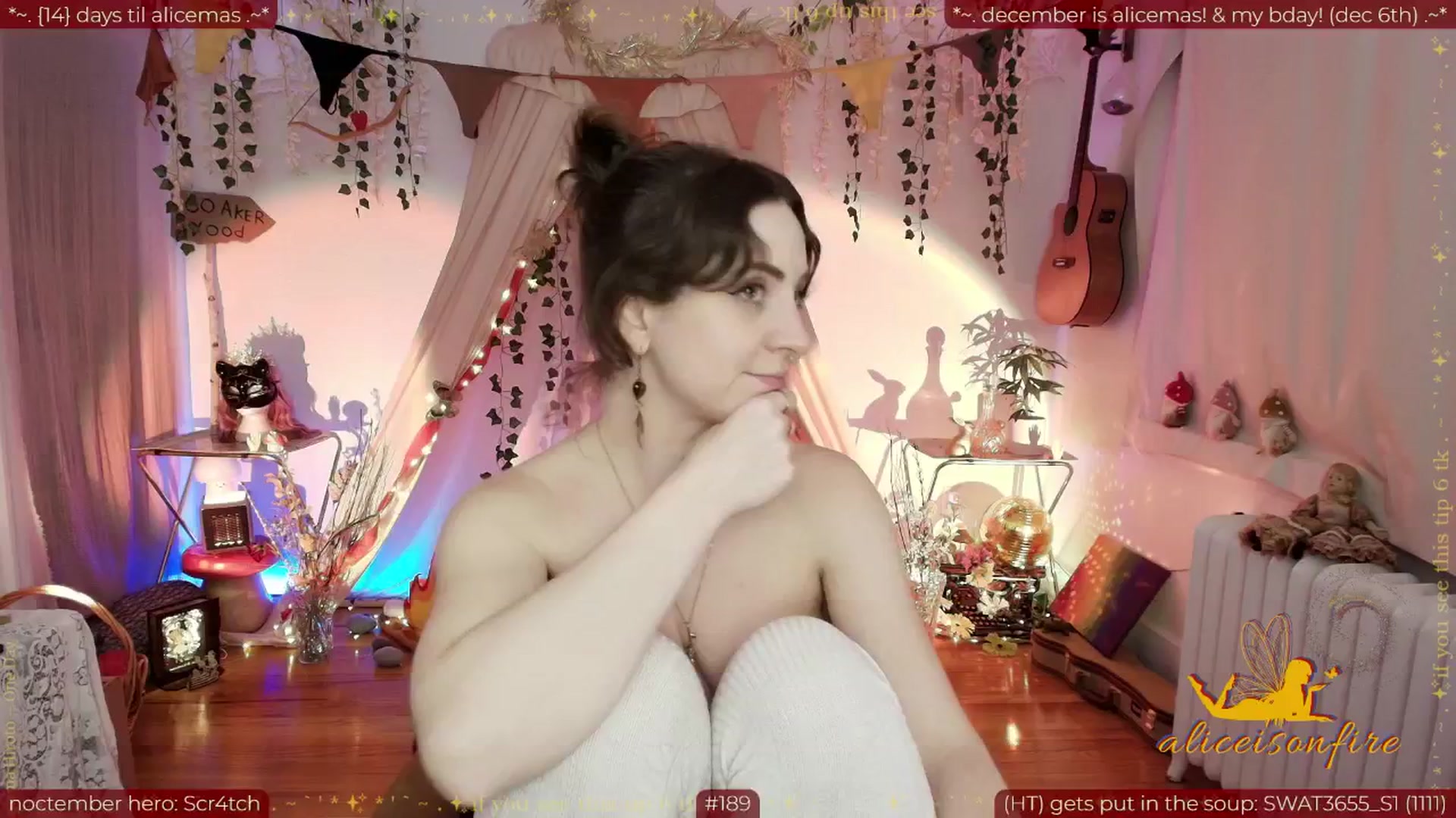 Gallery image thumbnail from aliceisonfire's myfreecams stream on, 11/17/2025, 11:45 image 7 of 20