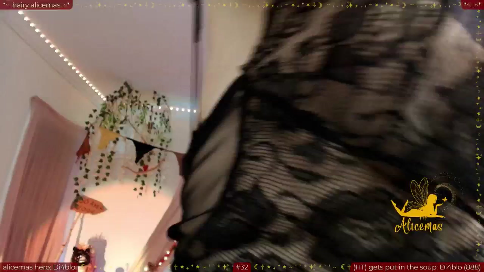 Gallery image thumbnail from aliceisonfire's myfreecams stream on, 12/12/2025, 13:18 image 3 of 20