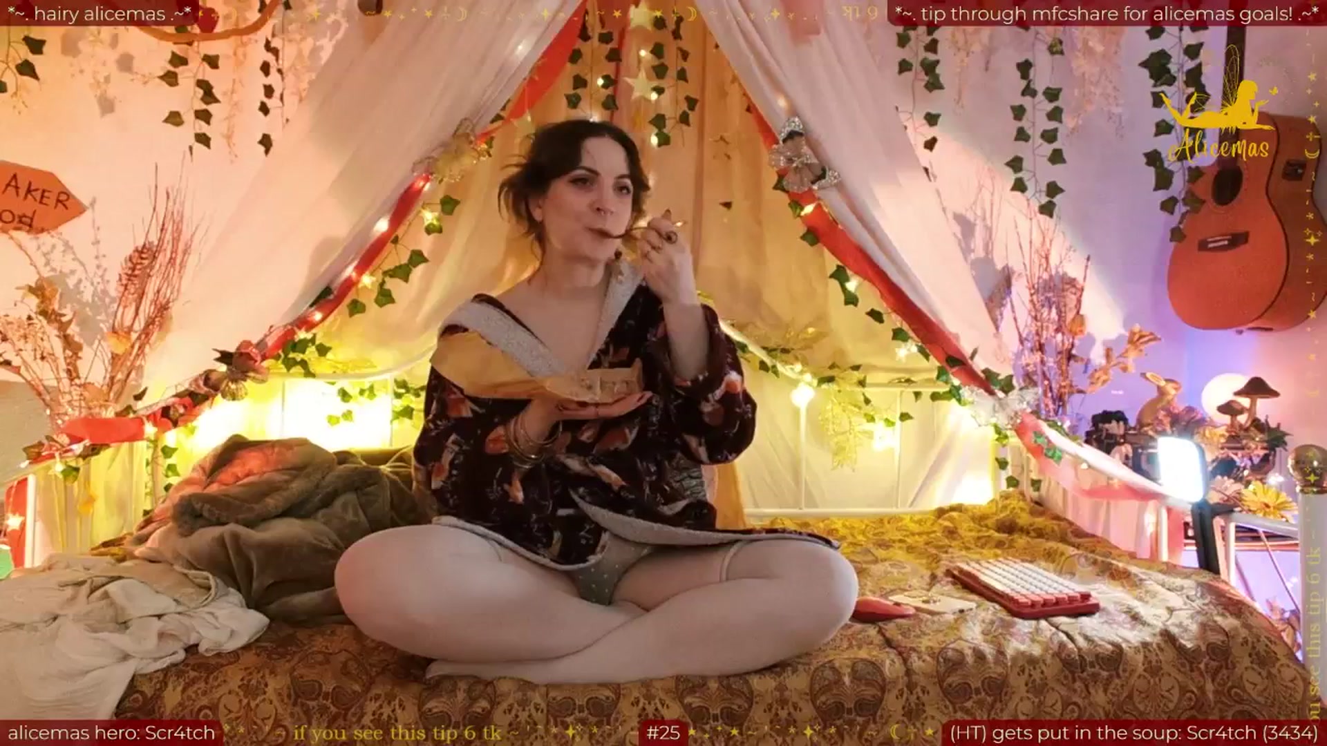 Gallery image thumbnail from aliceisonfire's myfreecams stream on, 12/15/2025, 17:55 image 2 of 20