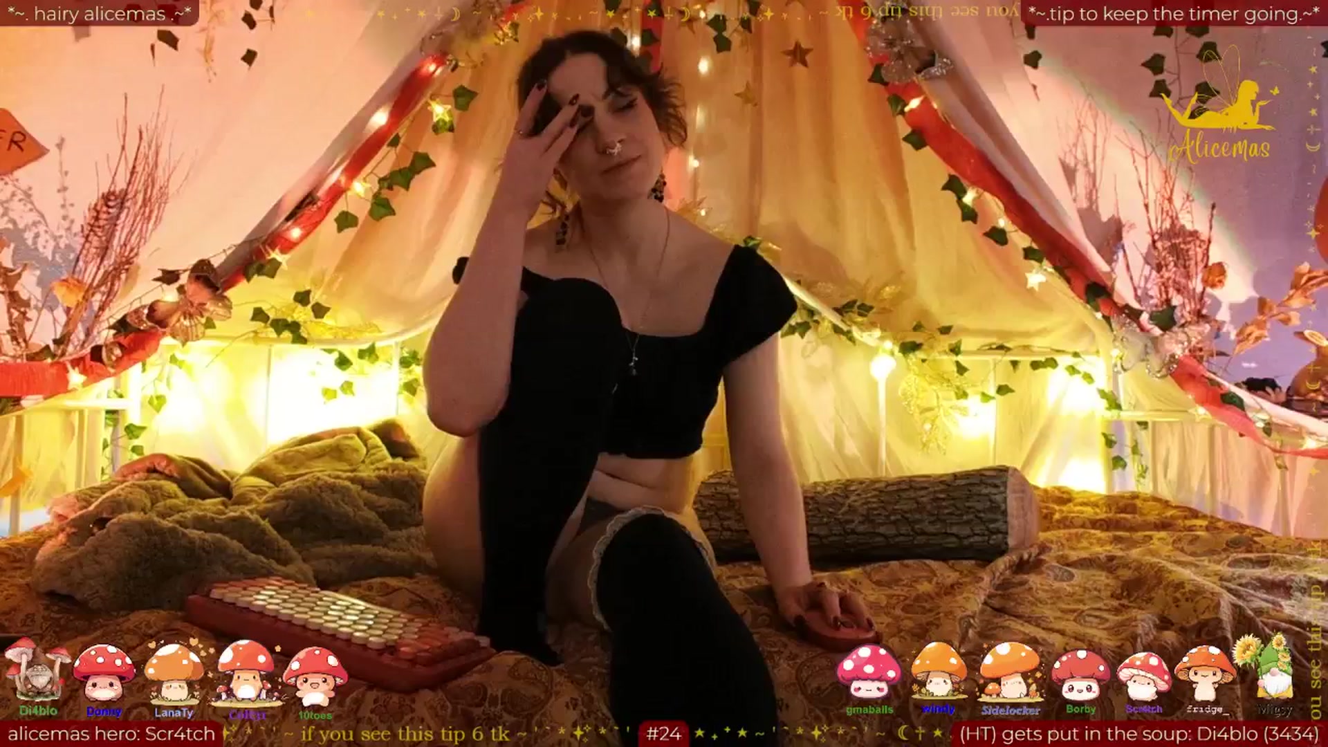 Gallery image thumbnail from aliceisonfire's myfreecams stream on, 12/16/2025, 11:49 image 18 of 20
