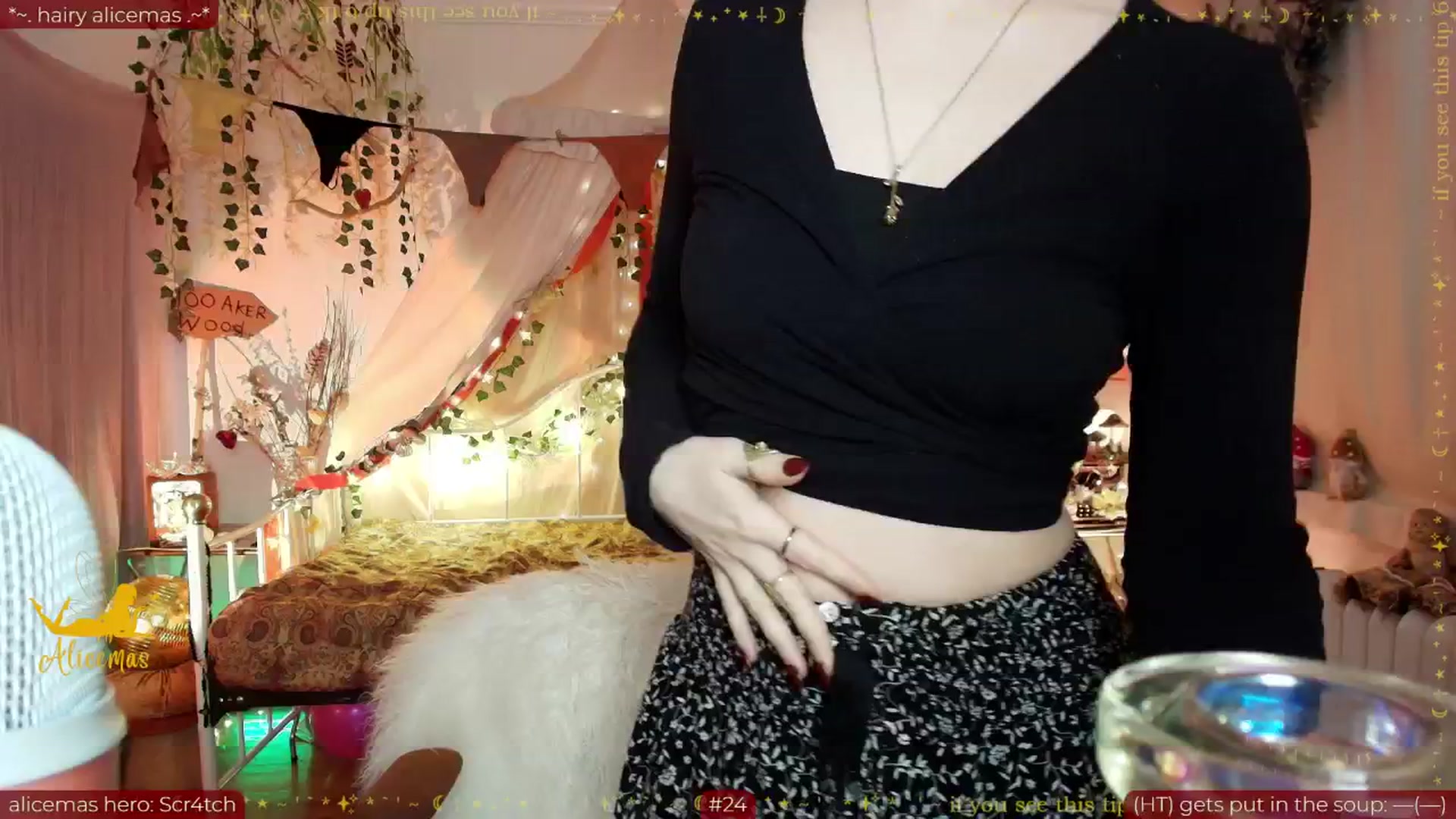 Gallery image thumbnail from aliceisonfire's myfreecams stream on, 12/18/2025, 10:43 image 17 of 20
