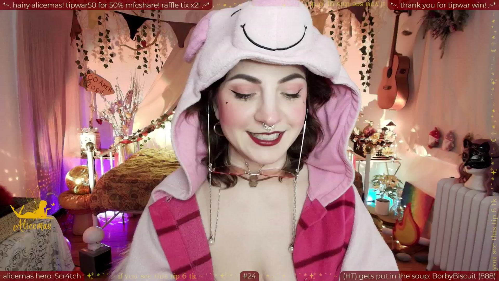 Gallery image thumbnail from aliceisonfire's myfreecams stream on, 12/23/2025, 06:48 image 2 of 20