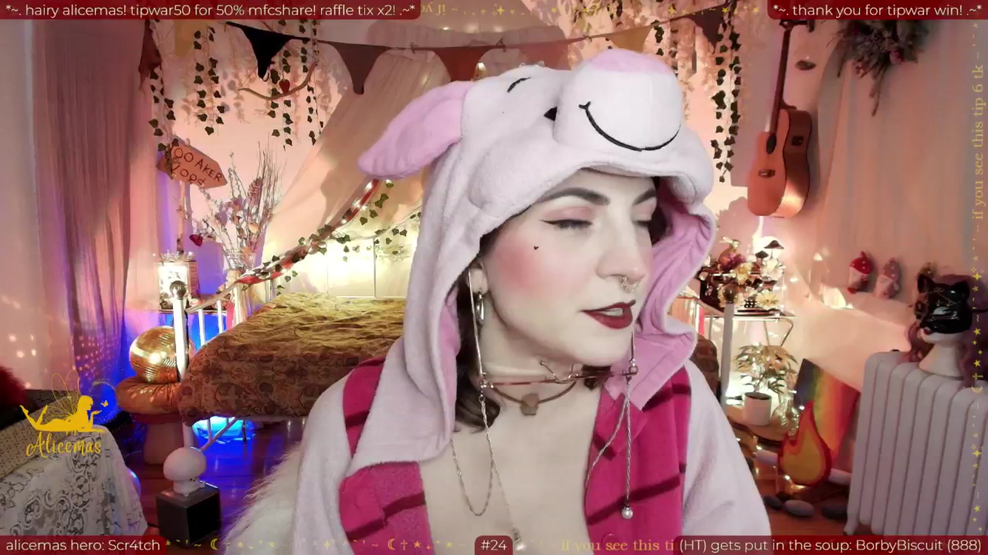 Gallery image thumbnail from aliceisonfire's myfreecams stream on, 12/23/2025, 06:48 image 10 of 20