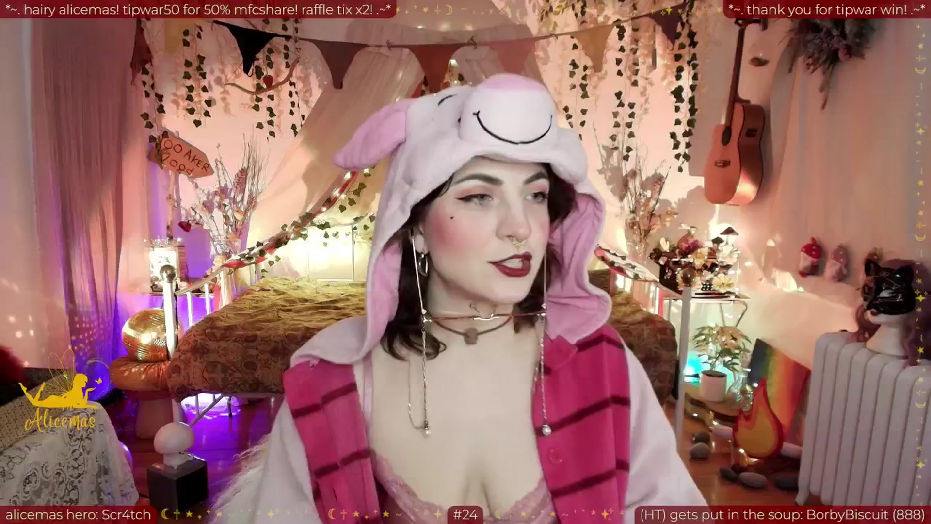 Gallery image thumbnail from aliceisonfire's myfreecams stream on, 12/23/2025, 06:48 image 15 of 20