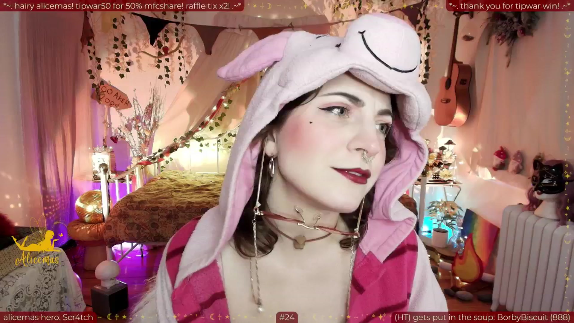 Gallery image thumbnail from aliceisonfire's myfreecams stream on, 12/23/2025, 06:48 image 11 of 20