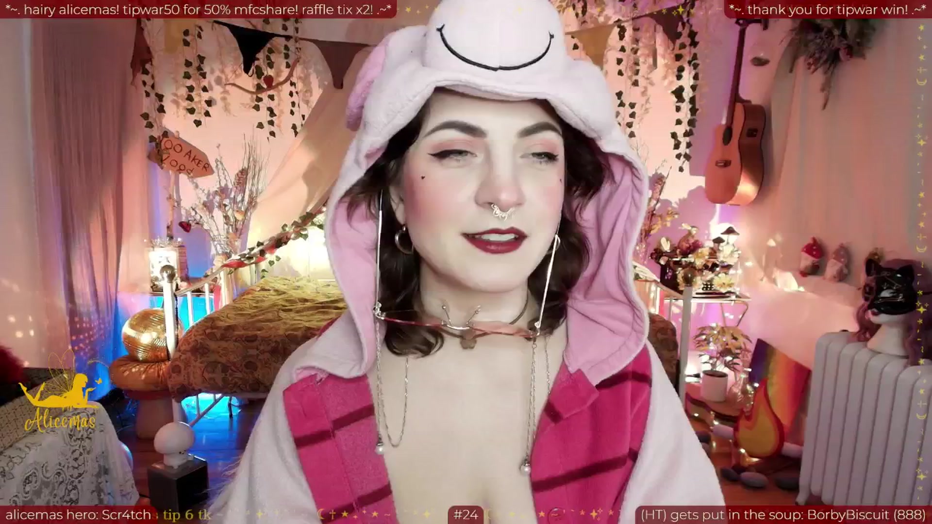 Gallery image thumbnail from aliceisonfire's myfreecams stream on, 12/23/2025, 06:48 image 5 of 20