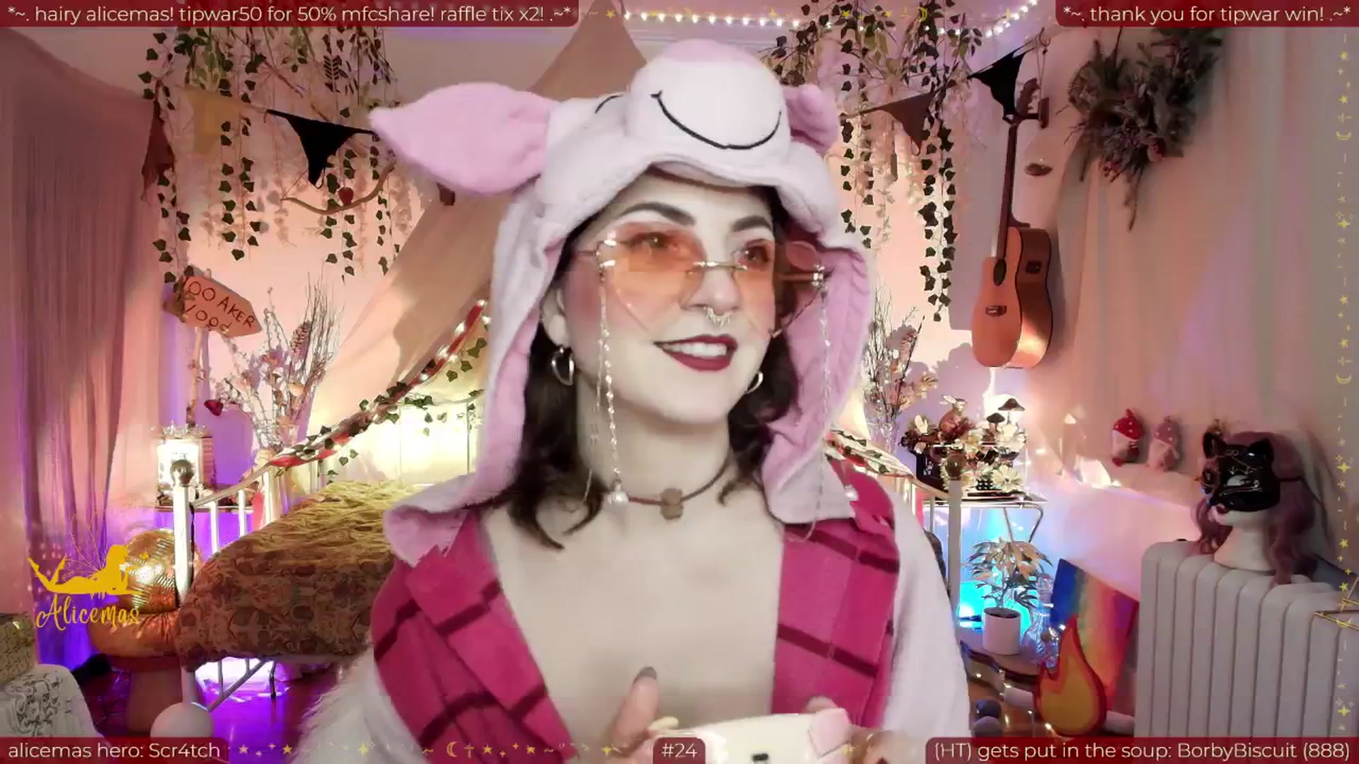 Gallery image thumbnail from aliceisonfire's myfreecams stream on, 12/23/2025, 07:55 image 18 of 20