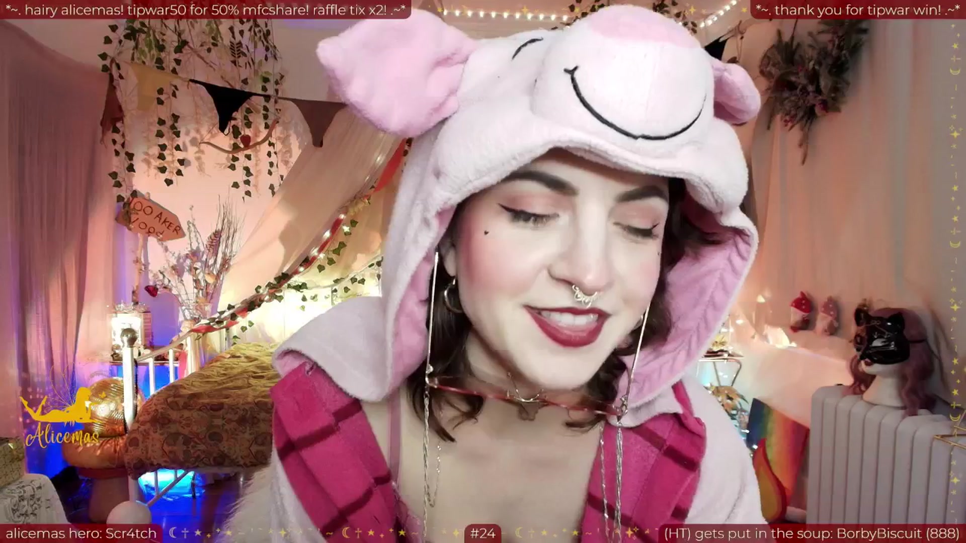 Gallery image thumbnail from aliceisonfire's myfreecams stream on, 12/23/2025, 07:55 image 19 of 20
