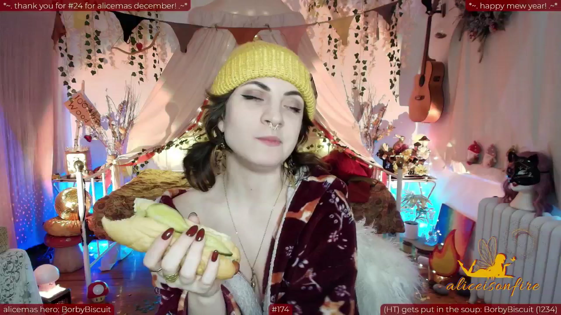 Gallery image thumbnail from aliceisonfire's myfreecams stream on, 01/05/2026, 16:33 image 8 of 20