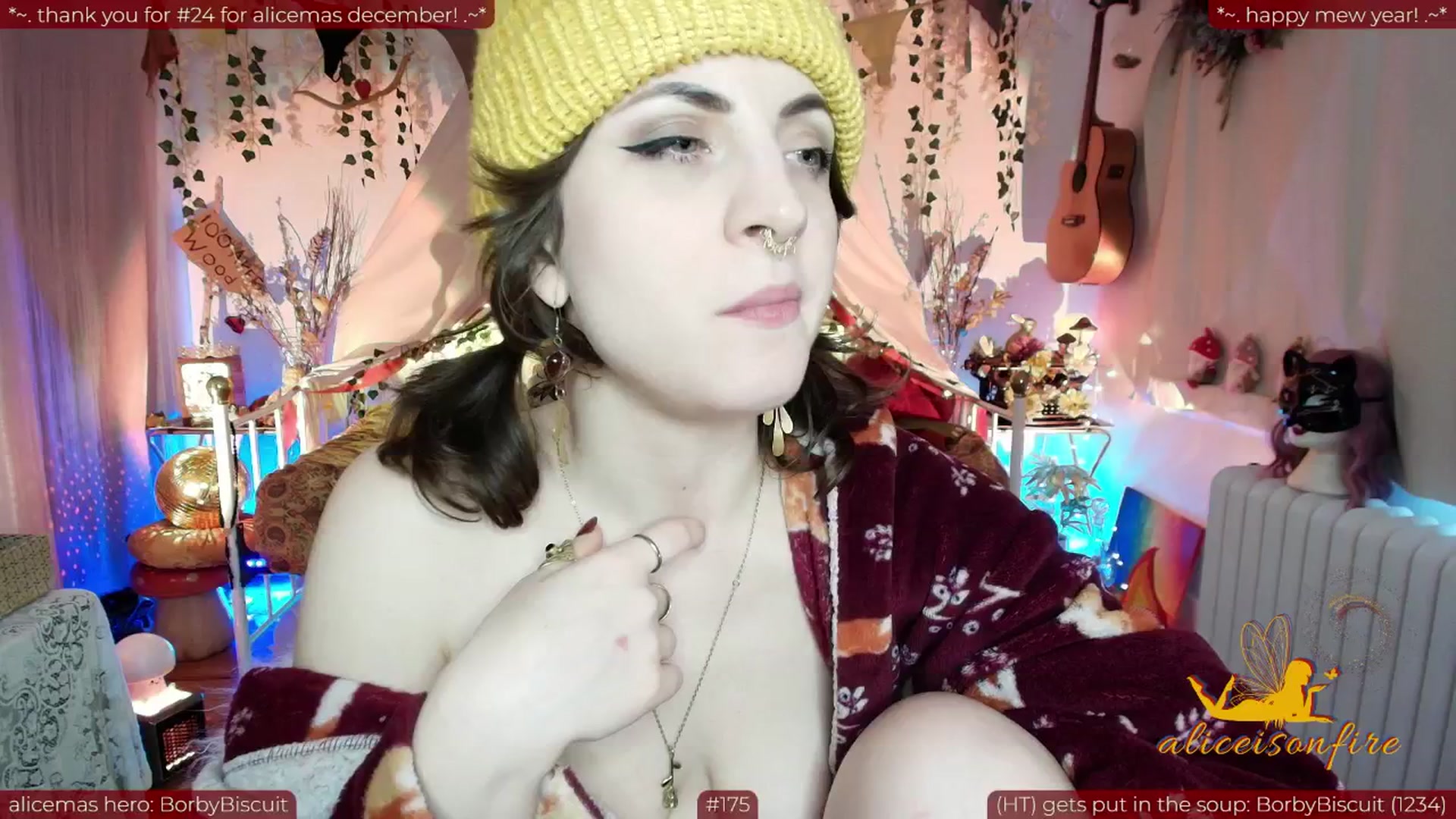 Gallery image thumbnail from aliceisonfire's myfreecams stream on, 01/05/2026, 16:33 image 16 of 20