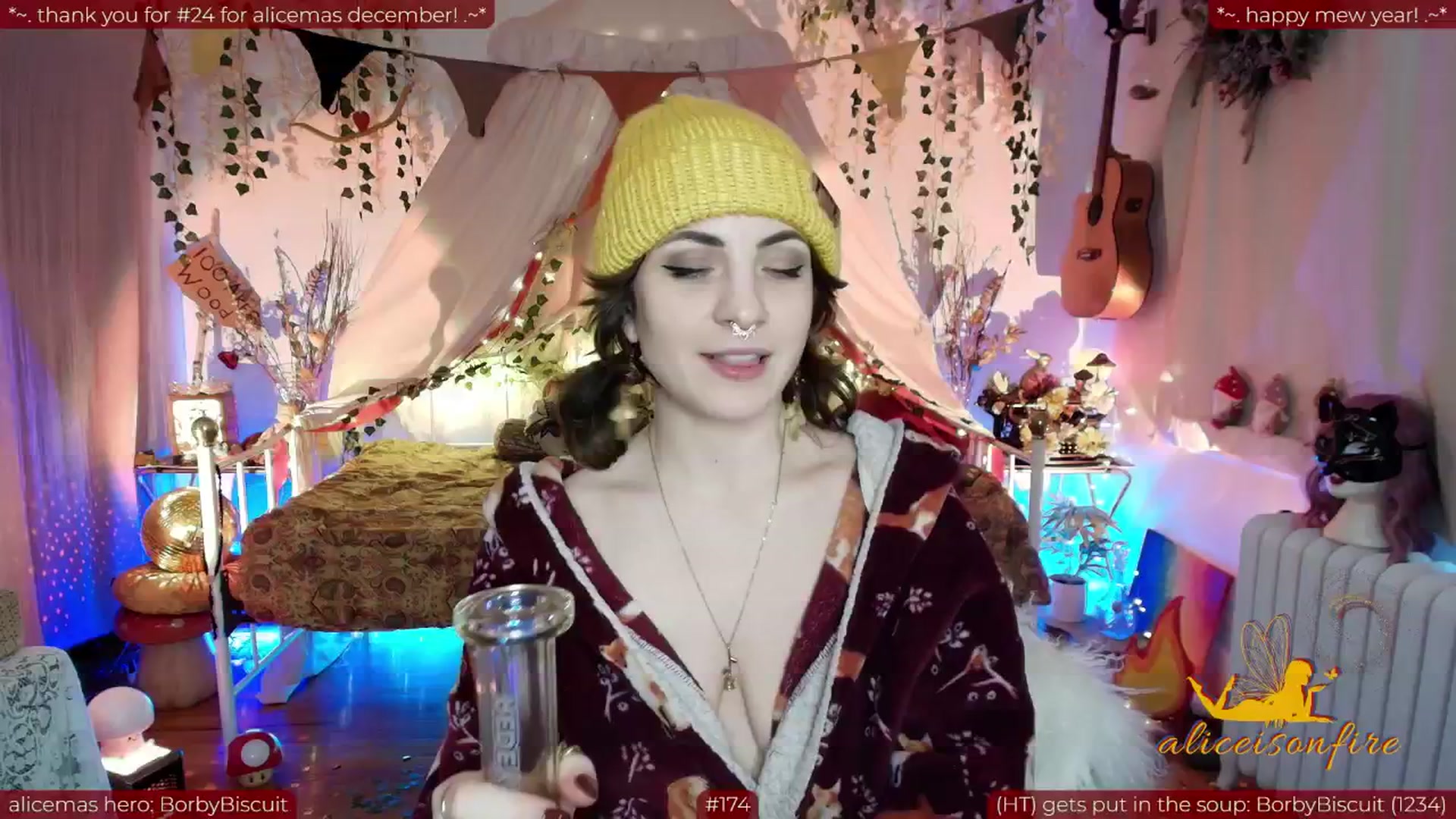 Gallery image thumbnail from aliceisonfire's myfreecams stream on, 01/05/2026, 16:33 image 7 of 20