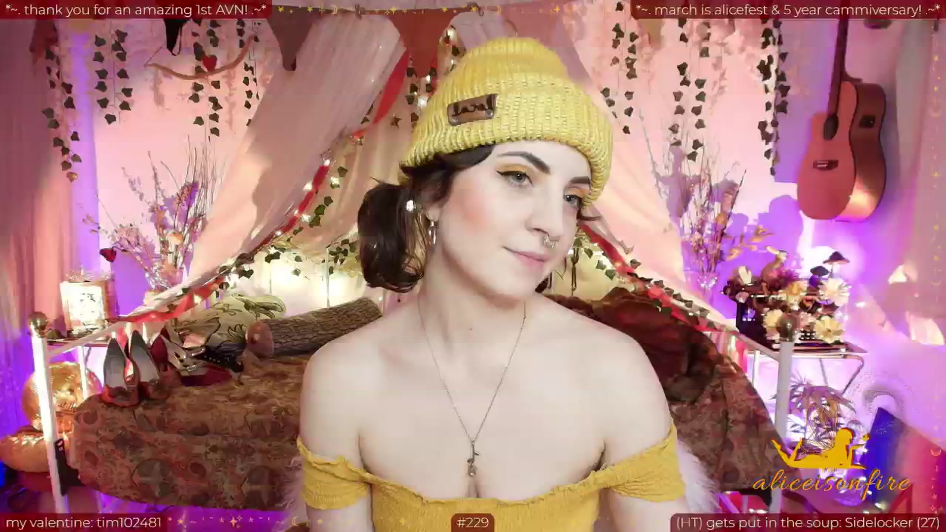 Gallery image thumbnail from aliceisonfire's myfreecams stream on, 02/13/2026, 10:13 image 11 of 20