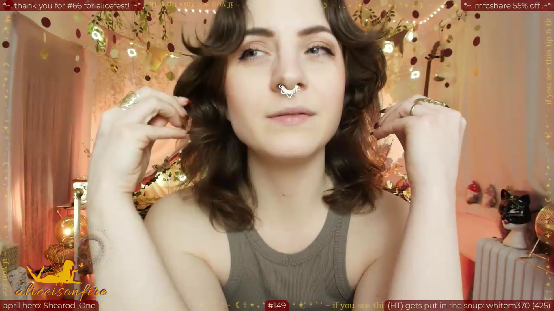 Gallery image thumbnail from aliceisonfire's myfreecams stream on, 04/17/2026, 10:03 image 15 of 20
