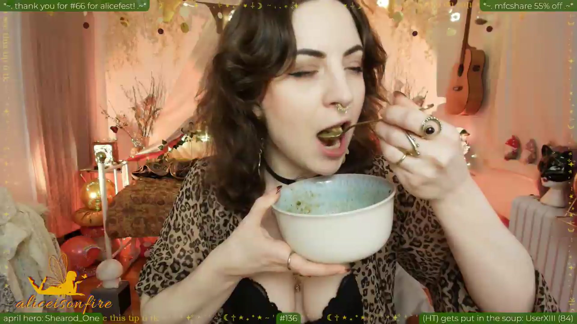 Gallery image thumbnail from aliceisonfire's myfreecams stream on, 04/24/2026, 07:12 image 17 of 20