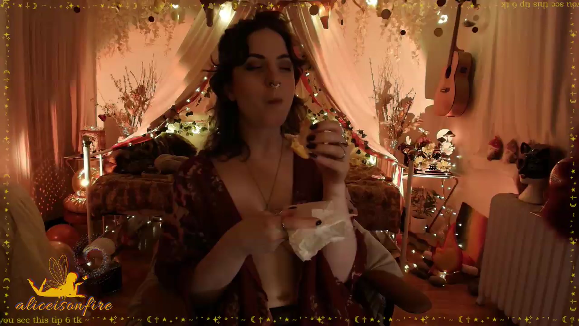 Gallery image thumbnail from aliceisonfire's myfreecams stream on, 05/15/2026, 11:47 image 18 of 20