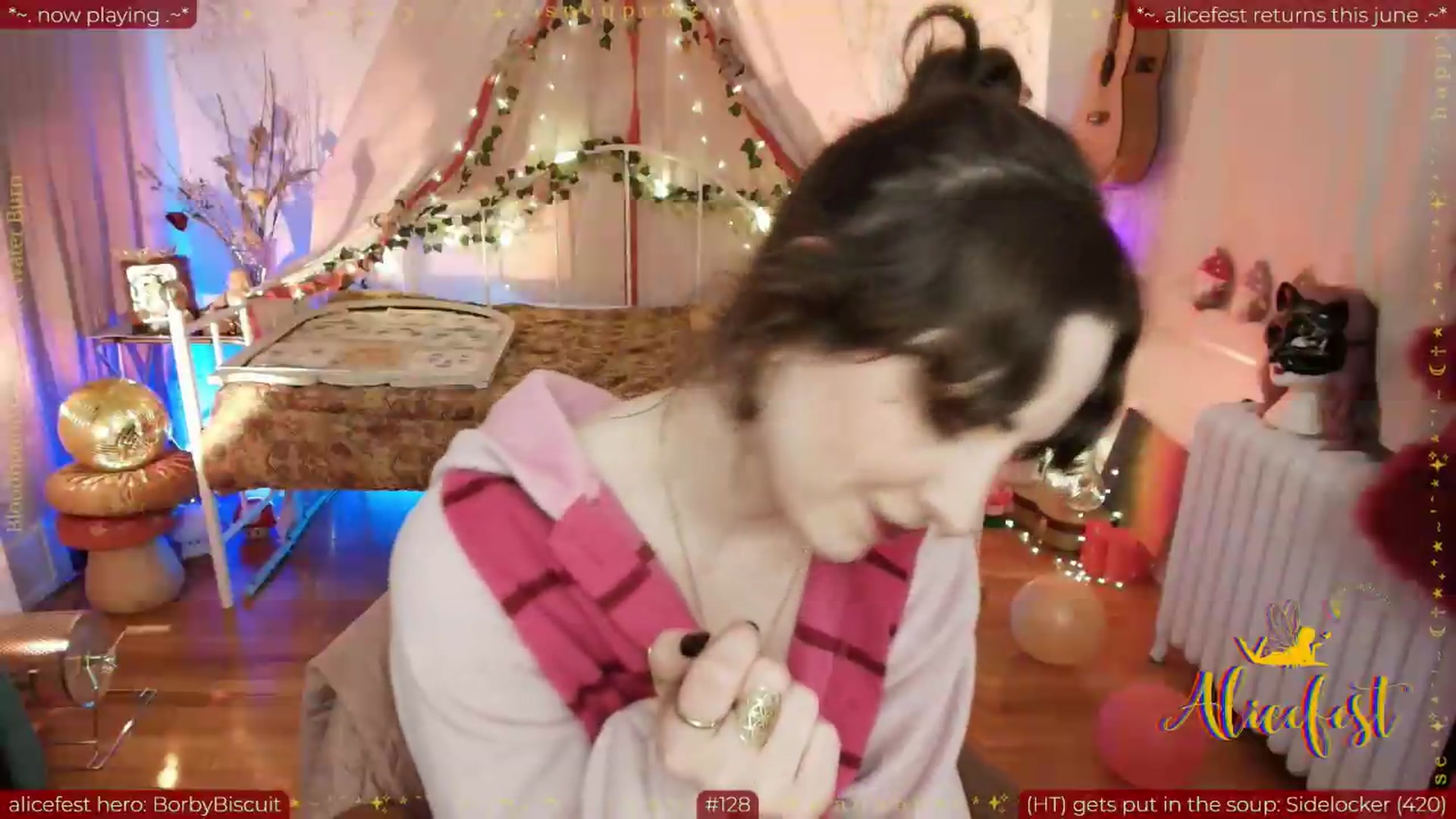 Gallery image thumbnail from aliceisonfire's myfreecams stream on, 06/19/2026, 10:31 image 11 of 20