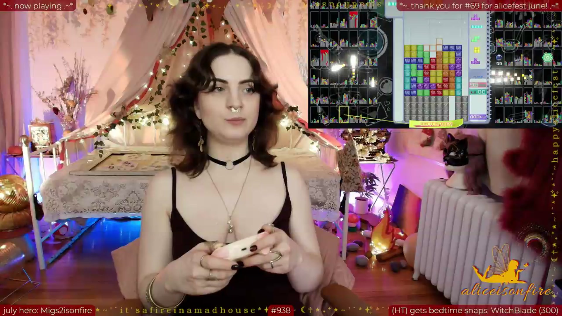Gallery image thumbnail from aliceisonfire's myfreecams stream on, 07/07/2026, 10:43 image 15 of 20
