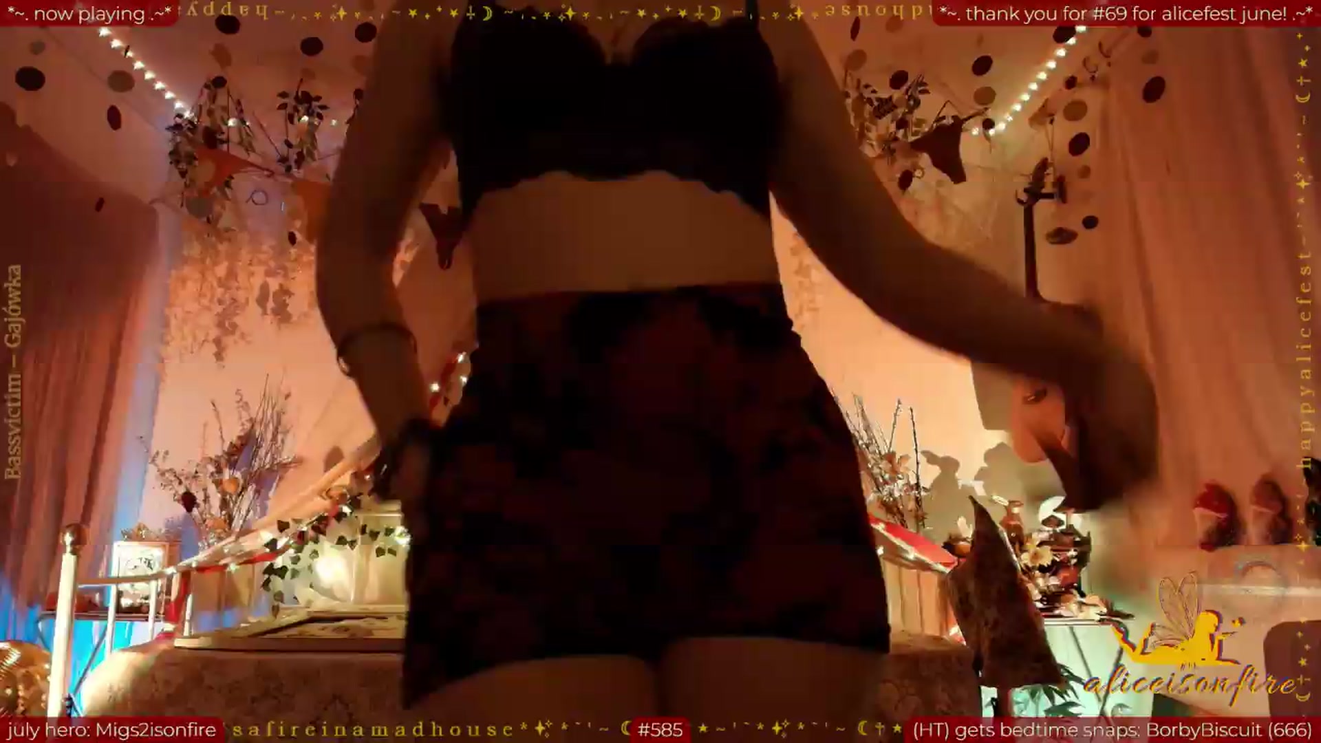 Gallery image thumbnail from aliceisonfire's myfreecams stream on, 07/08/2026, 10:01 image 11 of 20