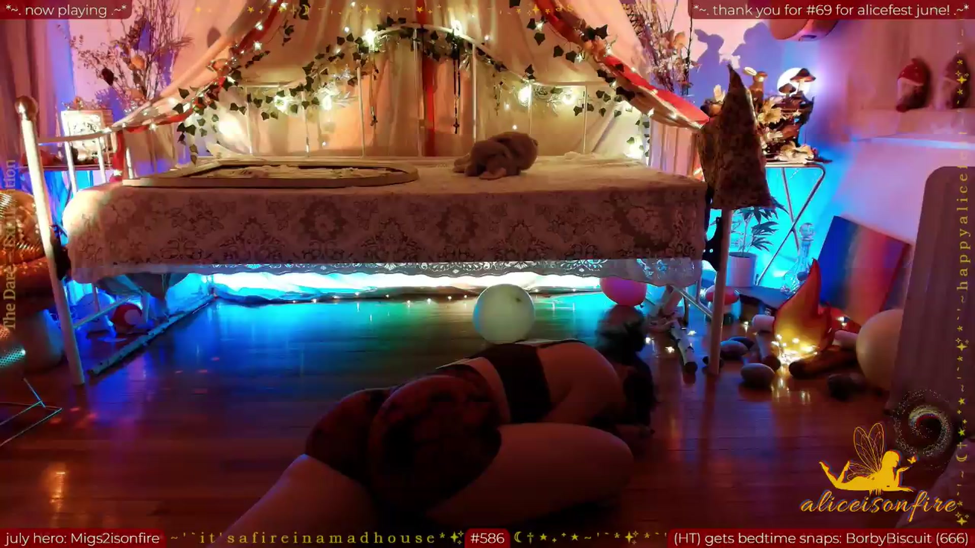 Gallery image thumbnail from aliceisonfire's myfreecams stream on, 07/08/2026, 10:01 image 17 of 20