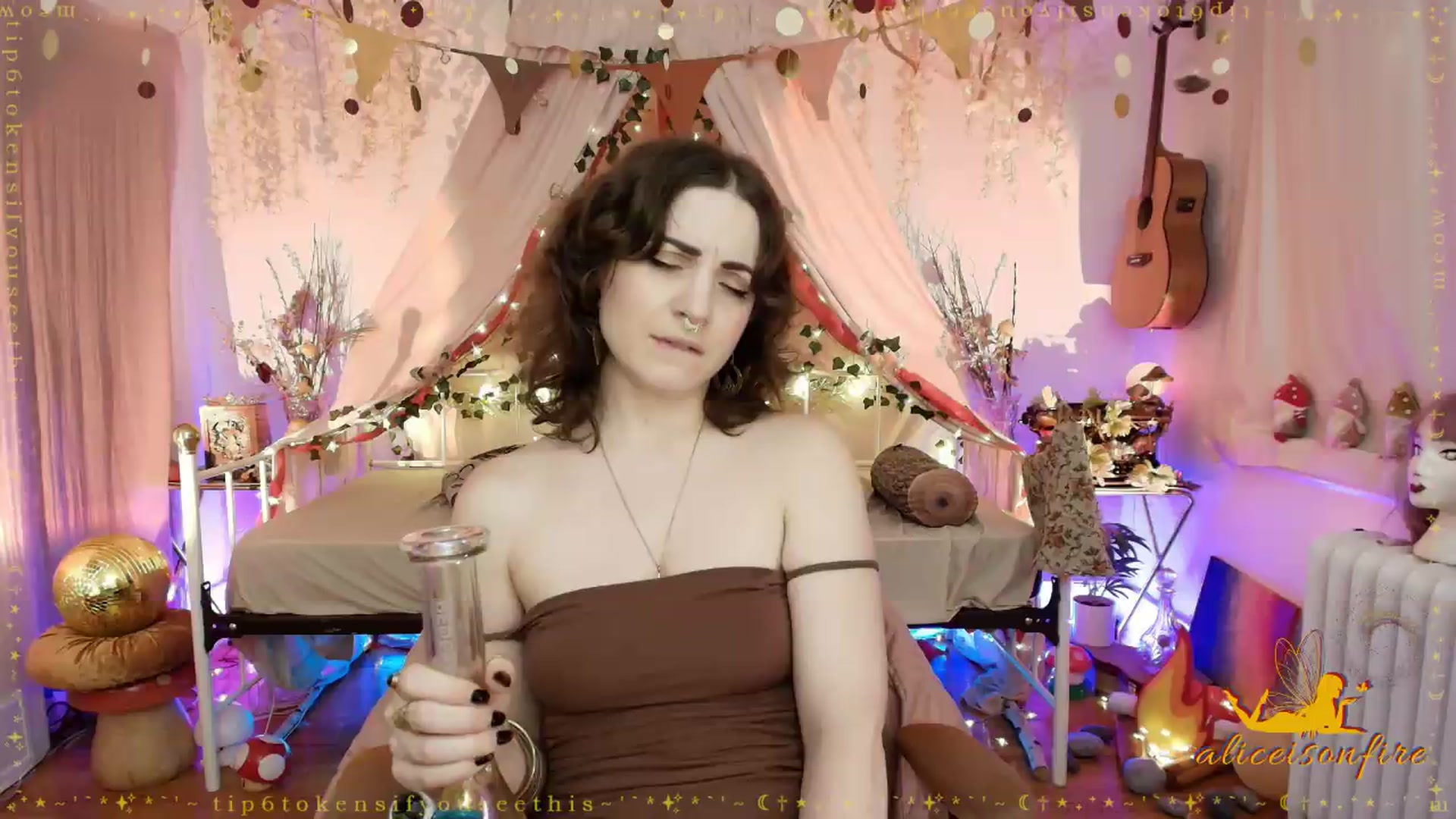 Gallery image thumbnail from aliceisonfire's myfreecams stream on, 08/14/2026, 07:55 image 10 of 20