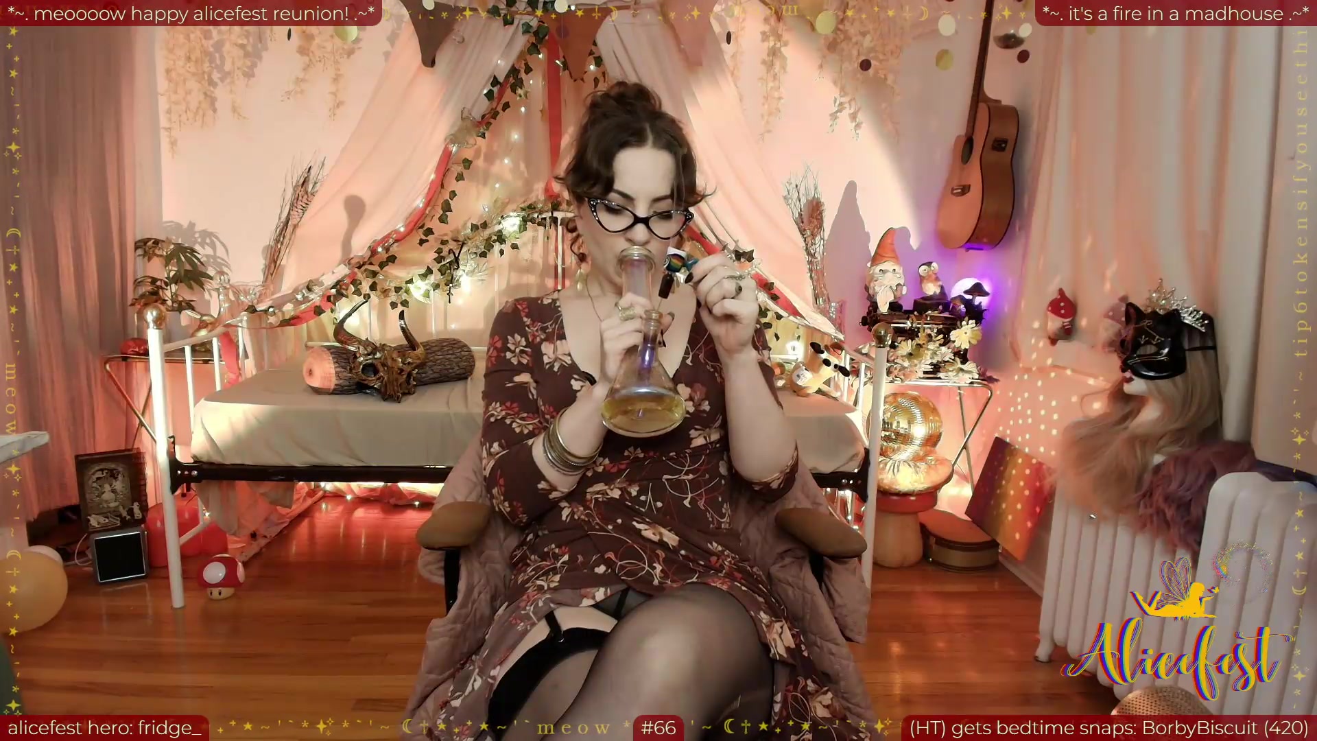 Gallery image thumbnail from aliceisonfire's myfreecams stream on, 09/09/2026, 24:13 image 10 of 20