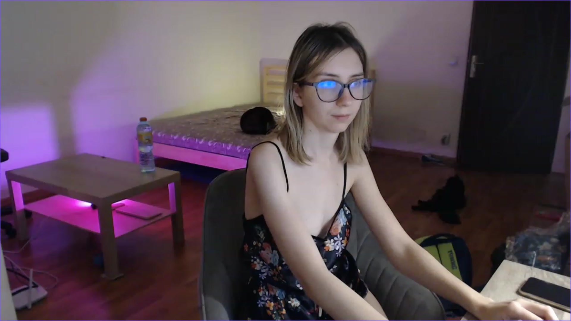 Gallery image thumbnail from alicesmithmfc's myfreecams stream on, 12/26/2022, 01:26 image 10 of 20