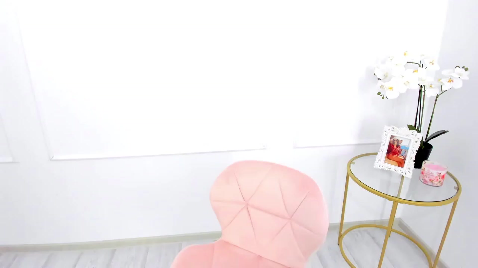 Gallery image thumbnail from alissaclairre's myfreecams stream on, 10/20/2023, 12:14 image 9 of 20