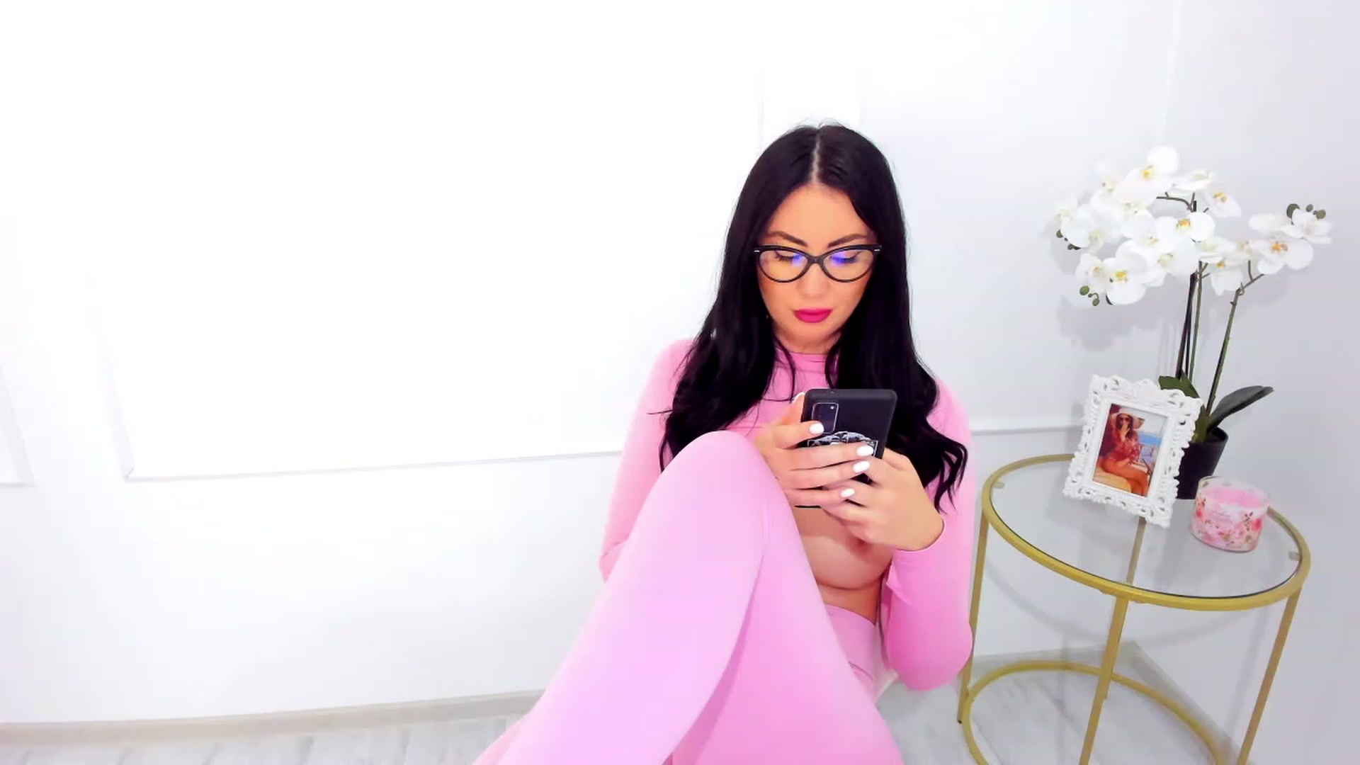 Gallery image thumbnail from alissaclairre's myfreecams stream on, 10/27/2023, 16:13 image 14 of 20