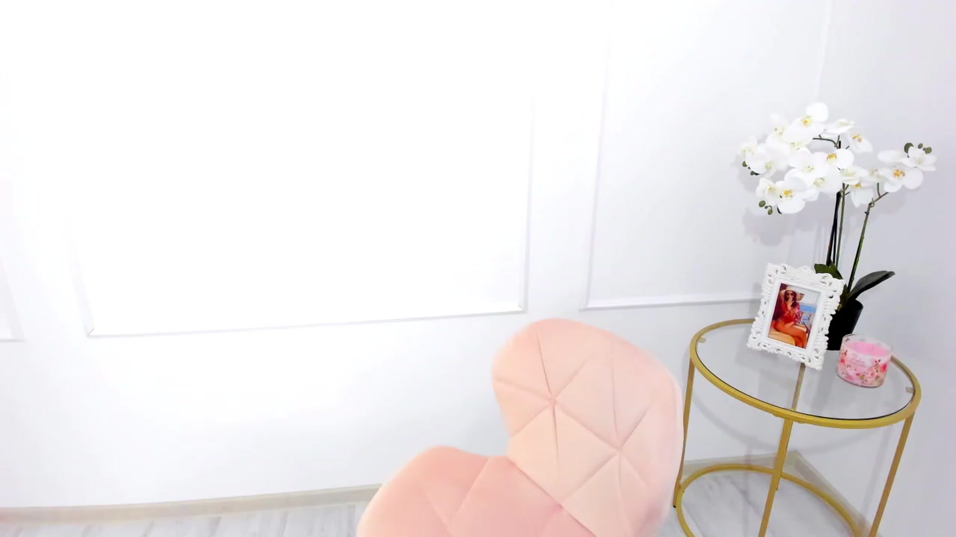 Gallery image thumbnail from alissaclairre's myfreecams stream on, 10/27/2023, 16:13 image 17 of 20