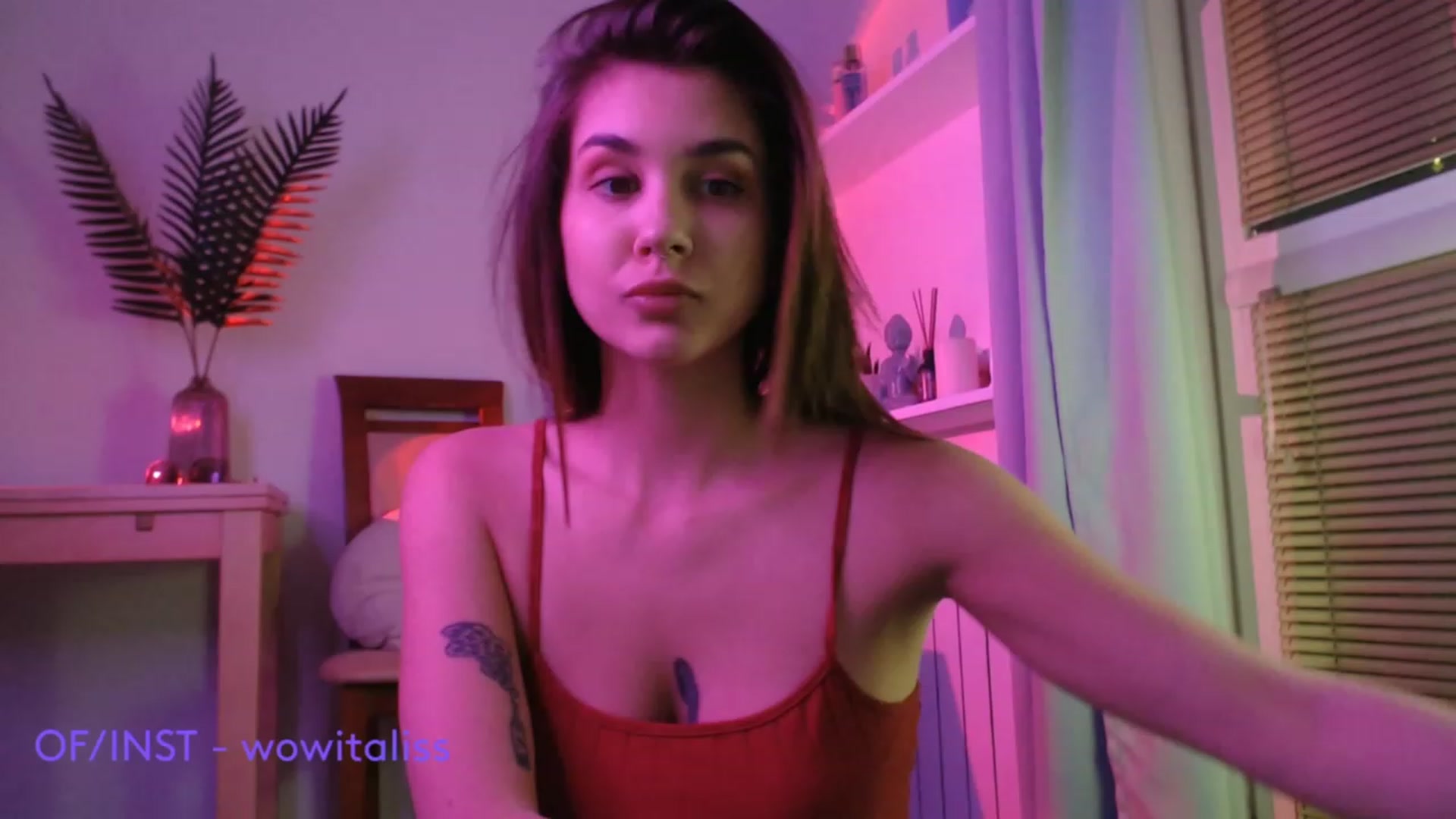 Gallery image thumbnail from alisswow's myfreecams stream on, 12/26/2022, 18:07 image 3 of 20