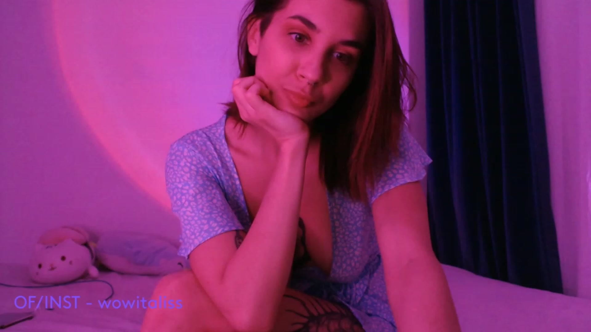 Gallery image thumbnail from alisswow's myfreecams stream on, 01/13/2023, 18:29 image 8 of 20