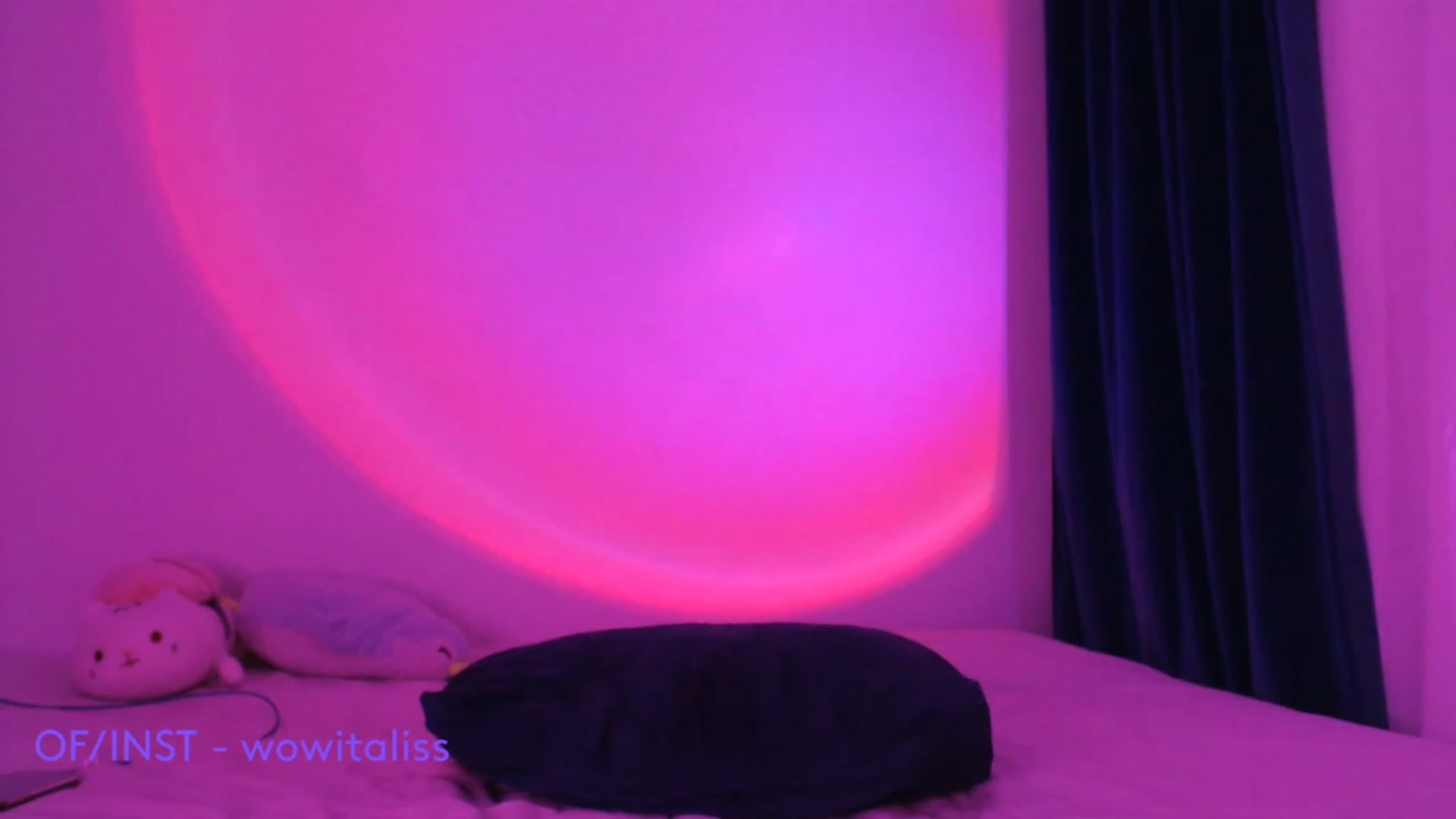 Gallery image thumbnail from alisswow's myfreecams stream on, 01/13/2023, 18:29 image 6 of 20
