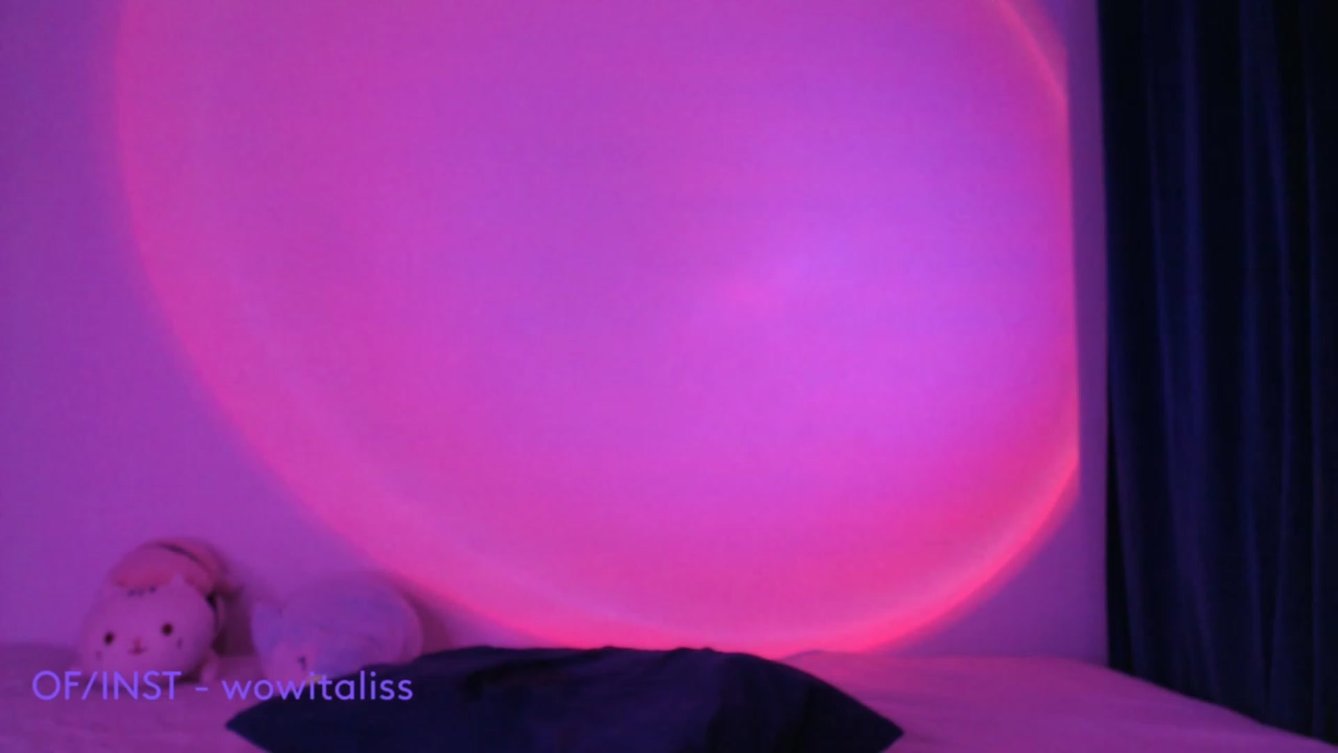 Gallery image thumbnail from alisswow's myfreecams stream on, 01/17/2023, 16:31 image 12 of 20