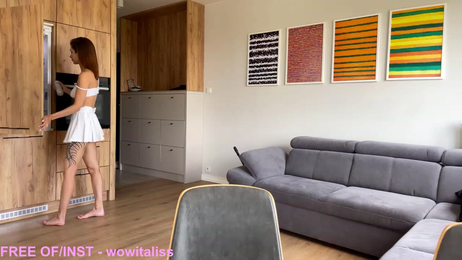 Gallery image thumbnail from alisswow's myfreecams stream on, 06/30/2023, 10:40 image 3 of 20