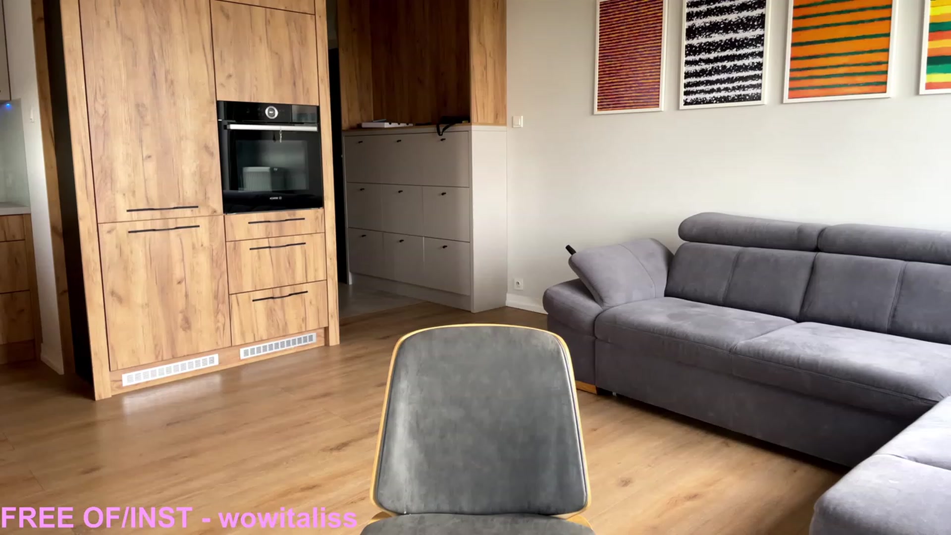 Gallery image thumbnail from alisswow's myfreecams stream on, 08/04/2023, 16:30 image 17 of 20