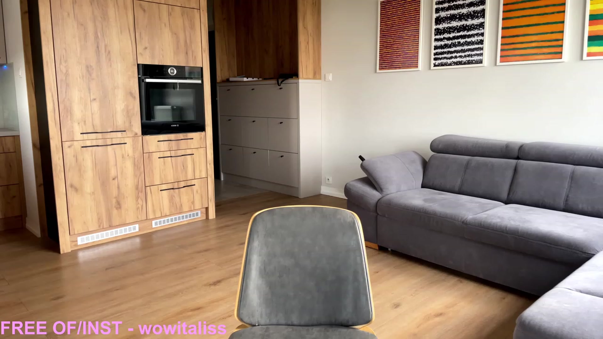 Gallery image thumbnail from alisswow's myfreecams stream on, 08/04/2023, 16:30 image 18 of 20
