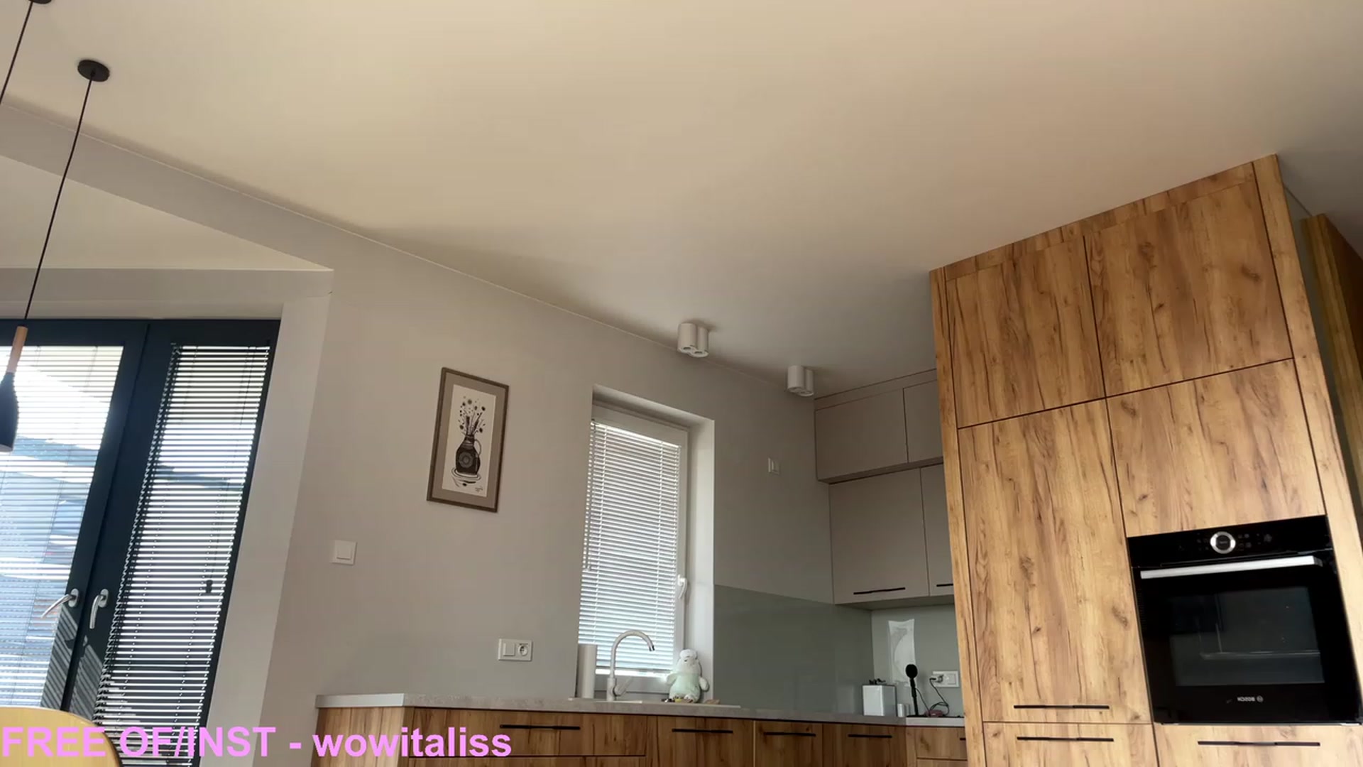 Gallery image thumbnail from alisswow's myfreecams stream on, 09/08/2023, 12:06 image 4 of 20