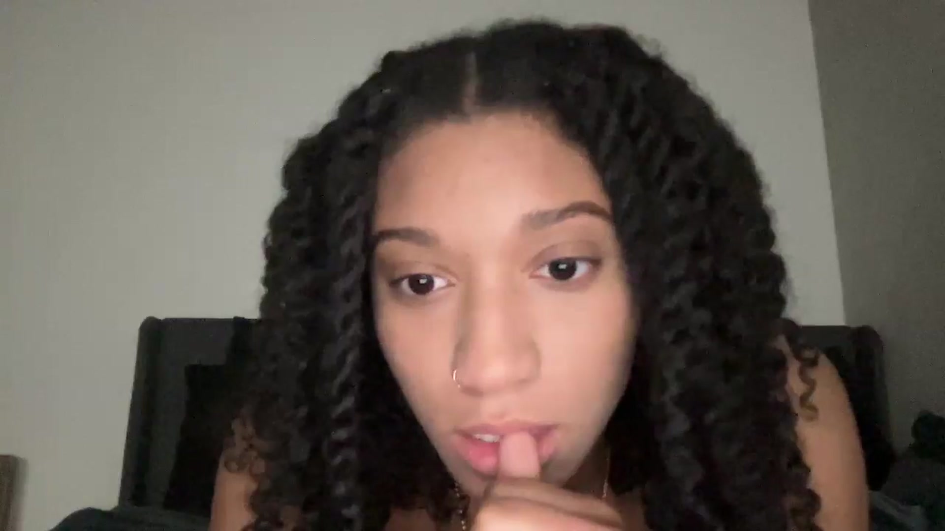 Gallery image thumbnail from aliyahluv's myfreecams stream on, 12/08/2024, 21:38 image 4 of 20