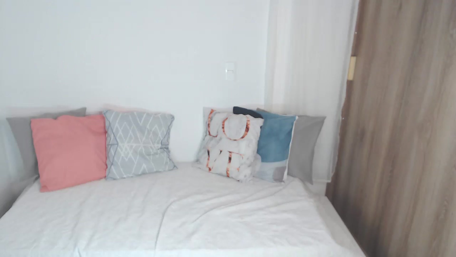 Gallery image thumbnail from alizStuar's myfreecams stream on, 11/06/2024, 21:43 image 17 of 20