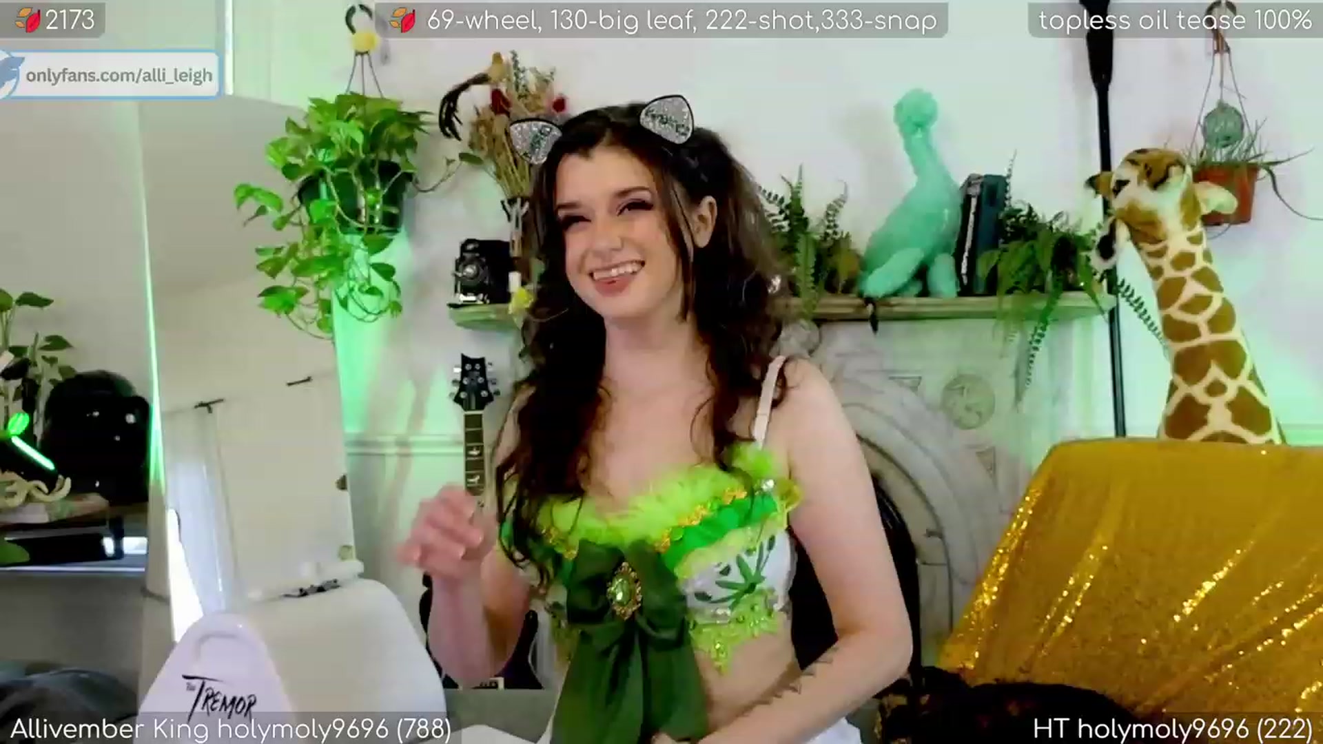 Gallery image thumbnail from alli_leigh's myfreecams stream on, 11/03/2023, 01:08 image 5 of 20