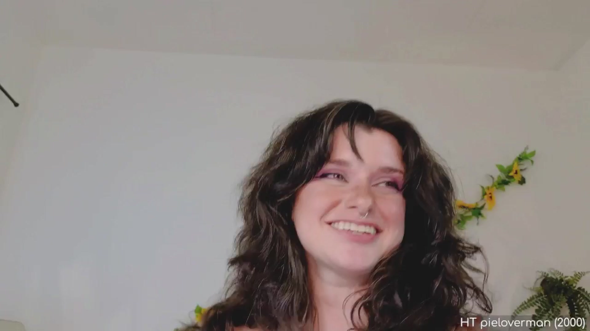 Gallery image thumbnail from alli_leigh's myfreecams stream on, 08/01/2024, 24:10 image 14 of 20