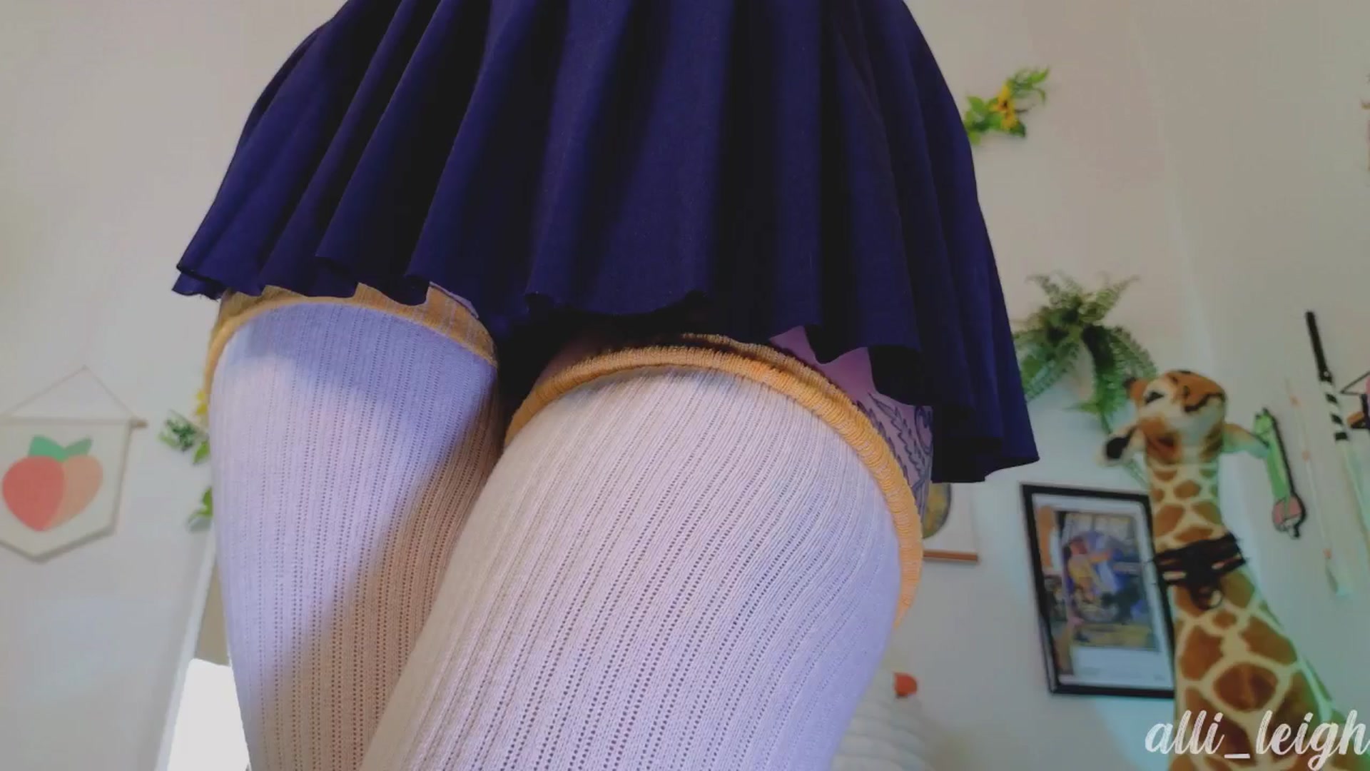 Gallery image thumbnail from alli_leigh's myfreecams stream on, 08/07/2024, 24:01 image 13 of 20