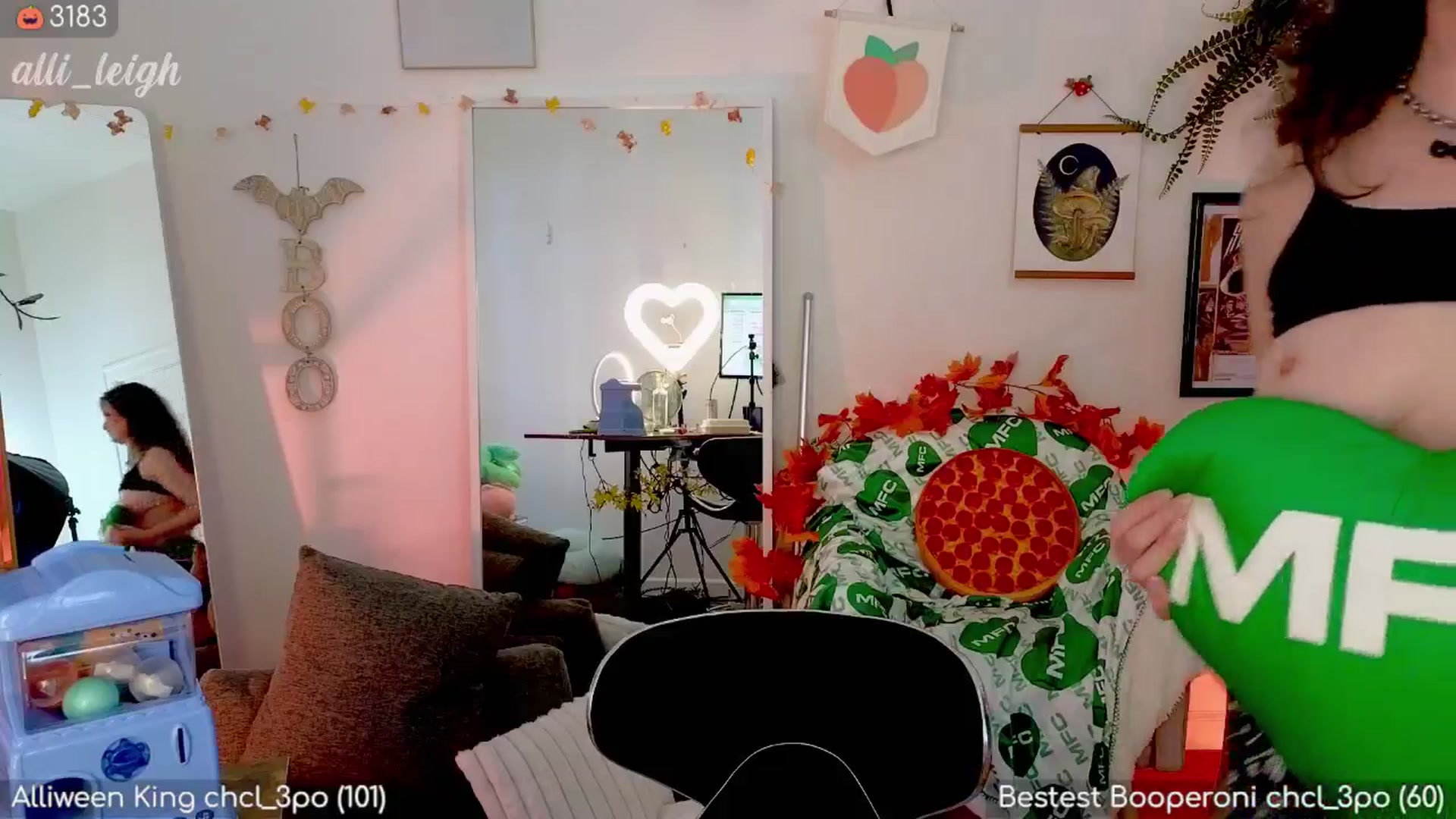 Gallery image thumbnail from alli_leigh's myfreecams stream on, 10/04/2024, 02:05 image 2 of 20