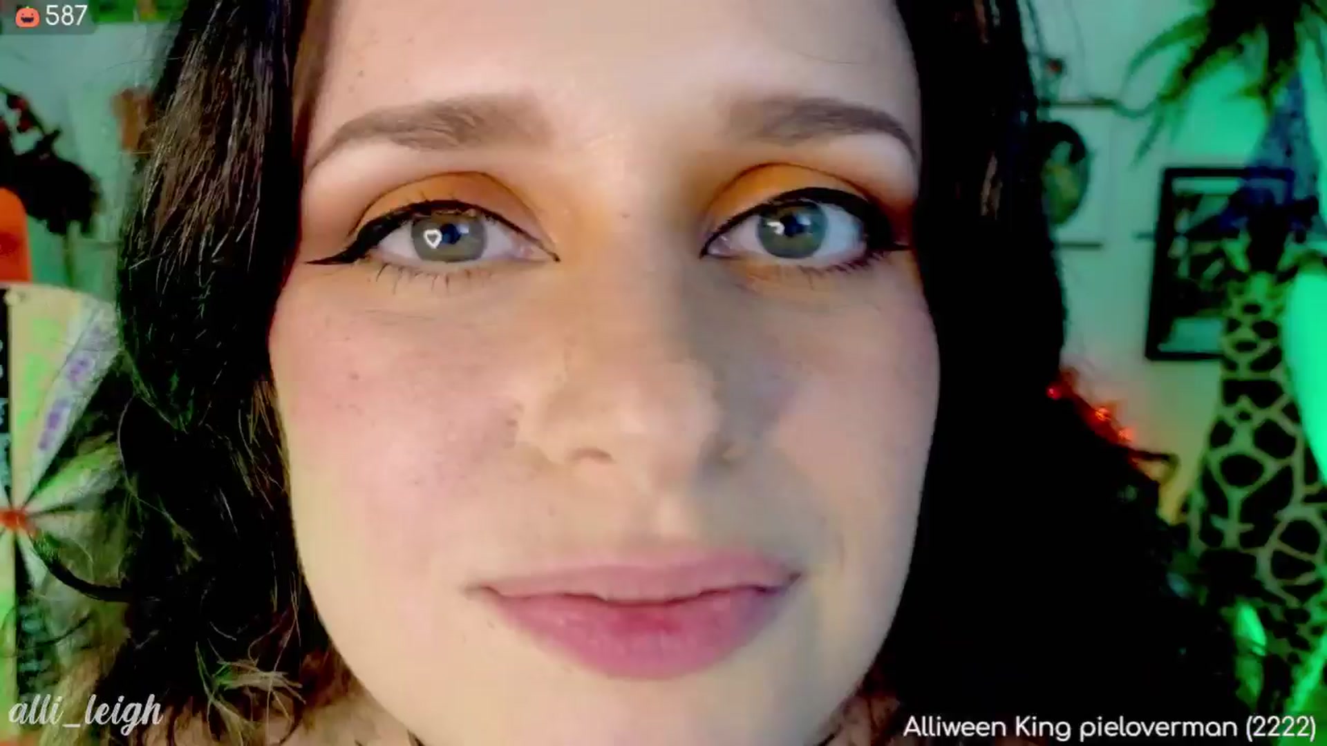 Gallery image thumbnail from alli_leigh's myfreecams stream on, 10/07/2024, 02:53 image 18 of 20