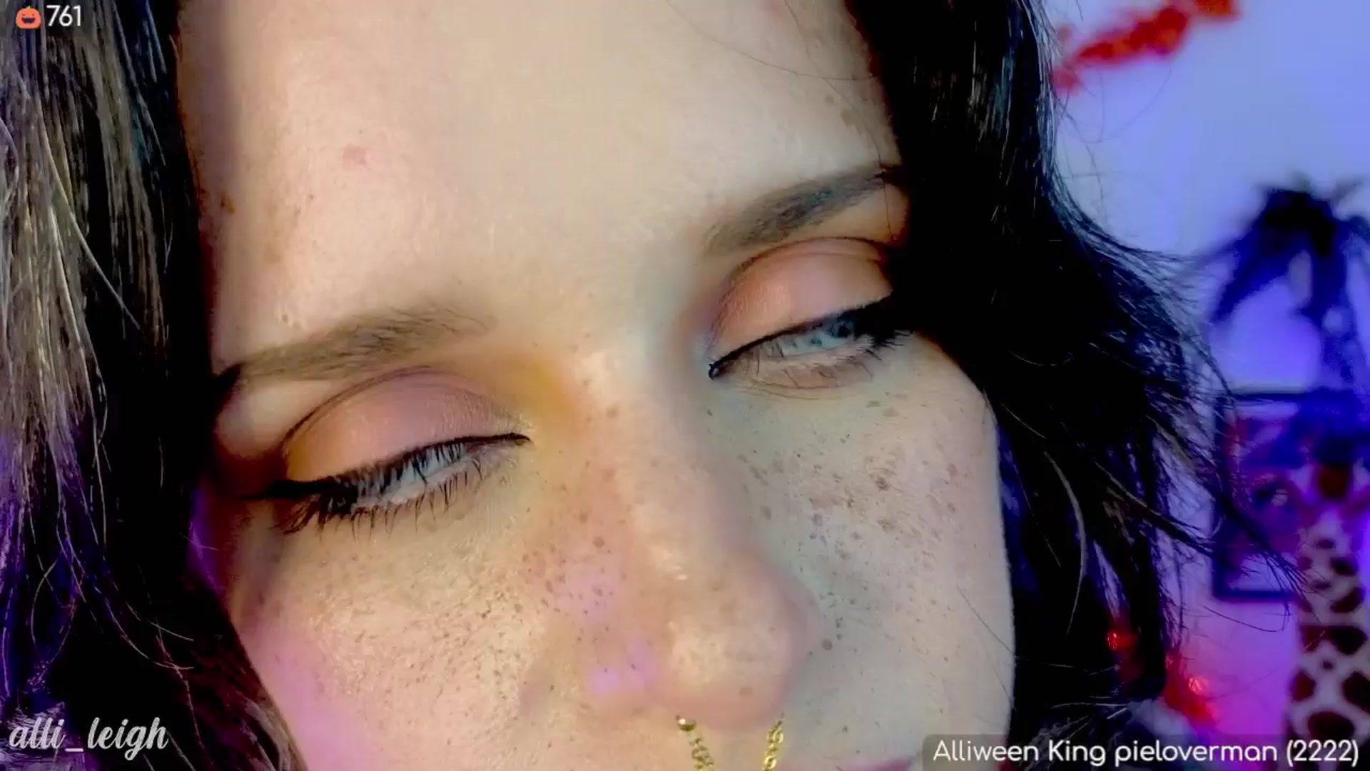 Gallery image thumbnail from alli_leigh's myfreecams stream on, 10/09/2024, 24:01 image 19 of 20