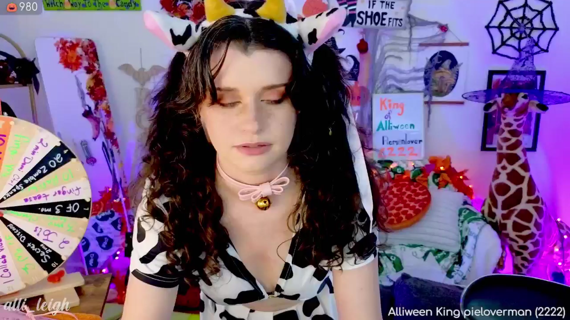 Gallery image thumbnail from alli_leigh's myfreecams stream on, 10/13/2024, 01:35 image 8 of 20