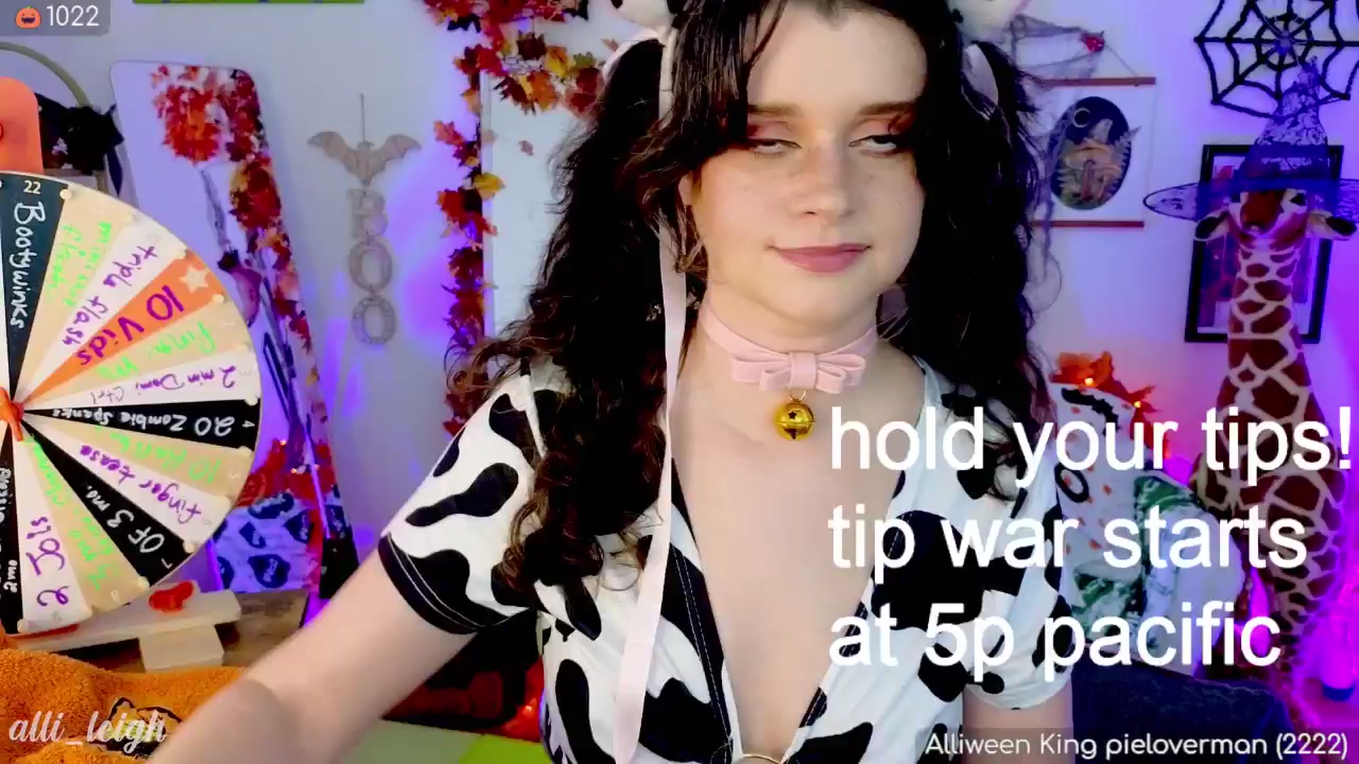 Gallery image thumbnail from alli_leigh's myfreecams stream on, 10/13/2024, 01:35 image 3 of 20