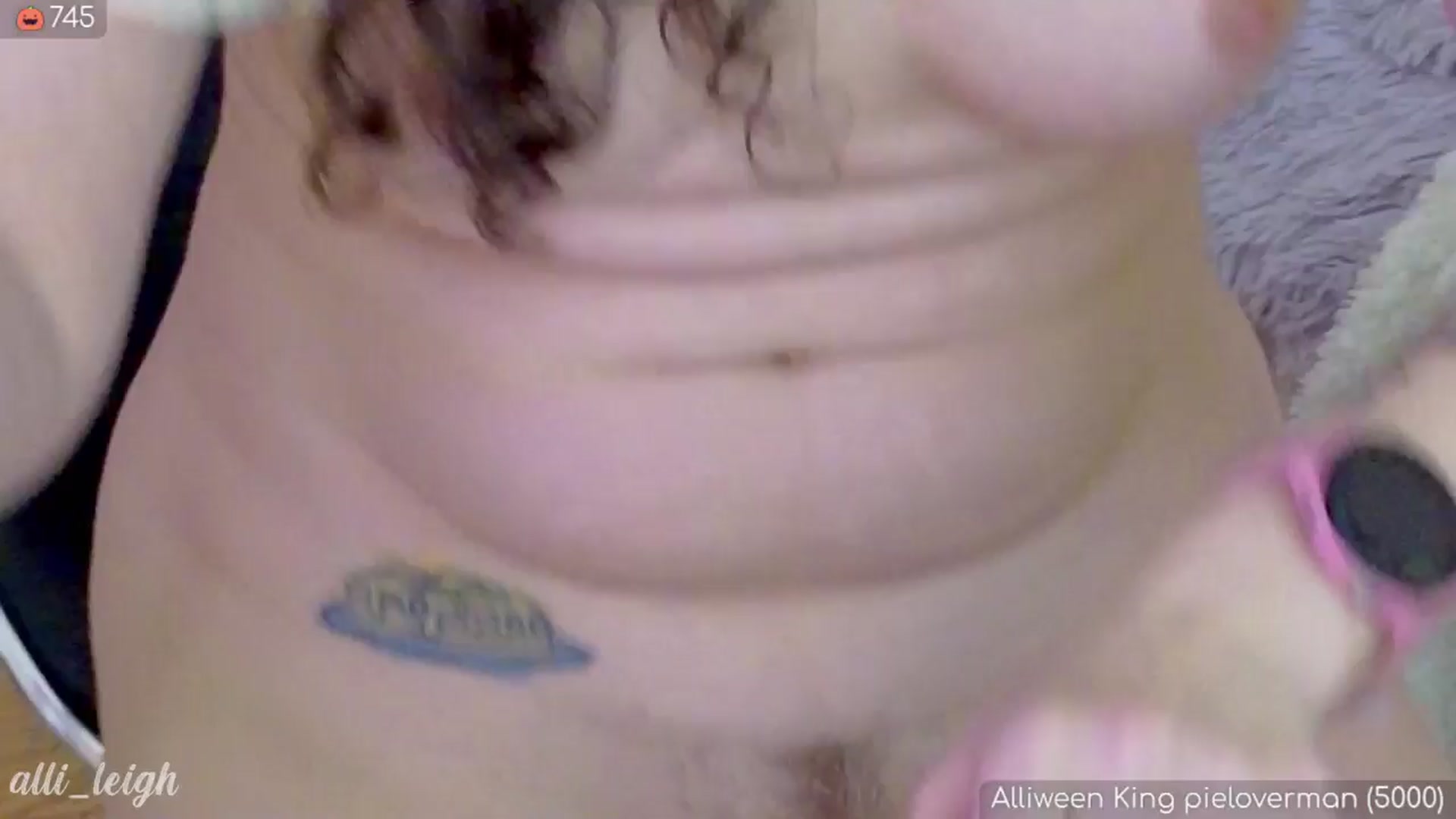 Gallery image thumbnail from alli_leigh's myfreecams stream on, 10/19/2024, 03:27 image 16 of 20