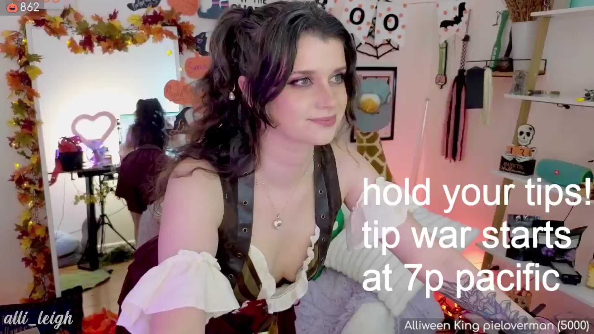 Gallery image thumbnail from alli_leigh's myfreecams stream on, 10/19/2024, 03:27 image 4 of 20