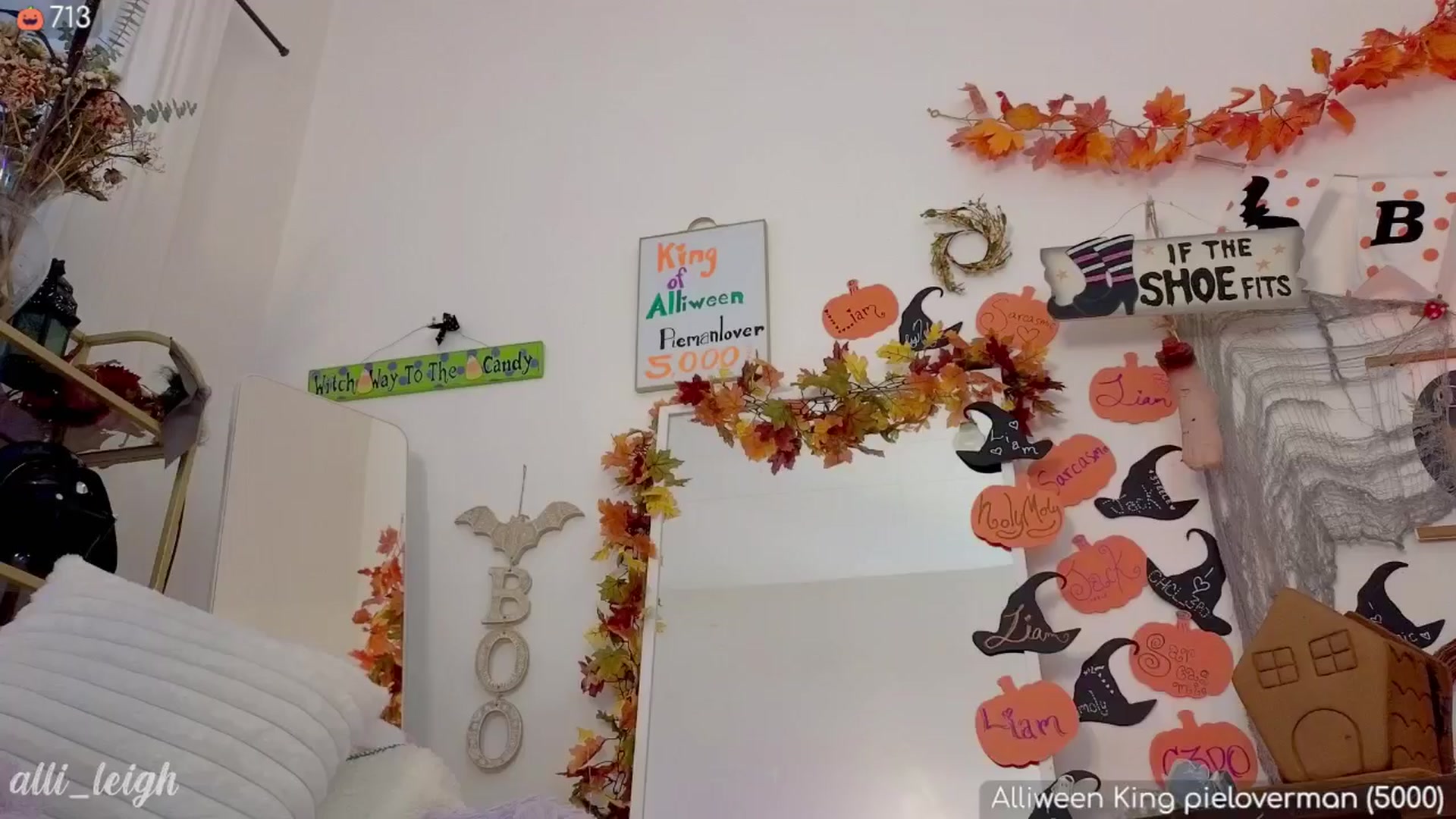 Gallery image thumbnail from alli_leigh's myfreecams stream on, 10/20/2024, 23:43 image 5 of 20